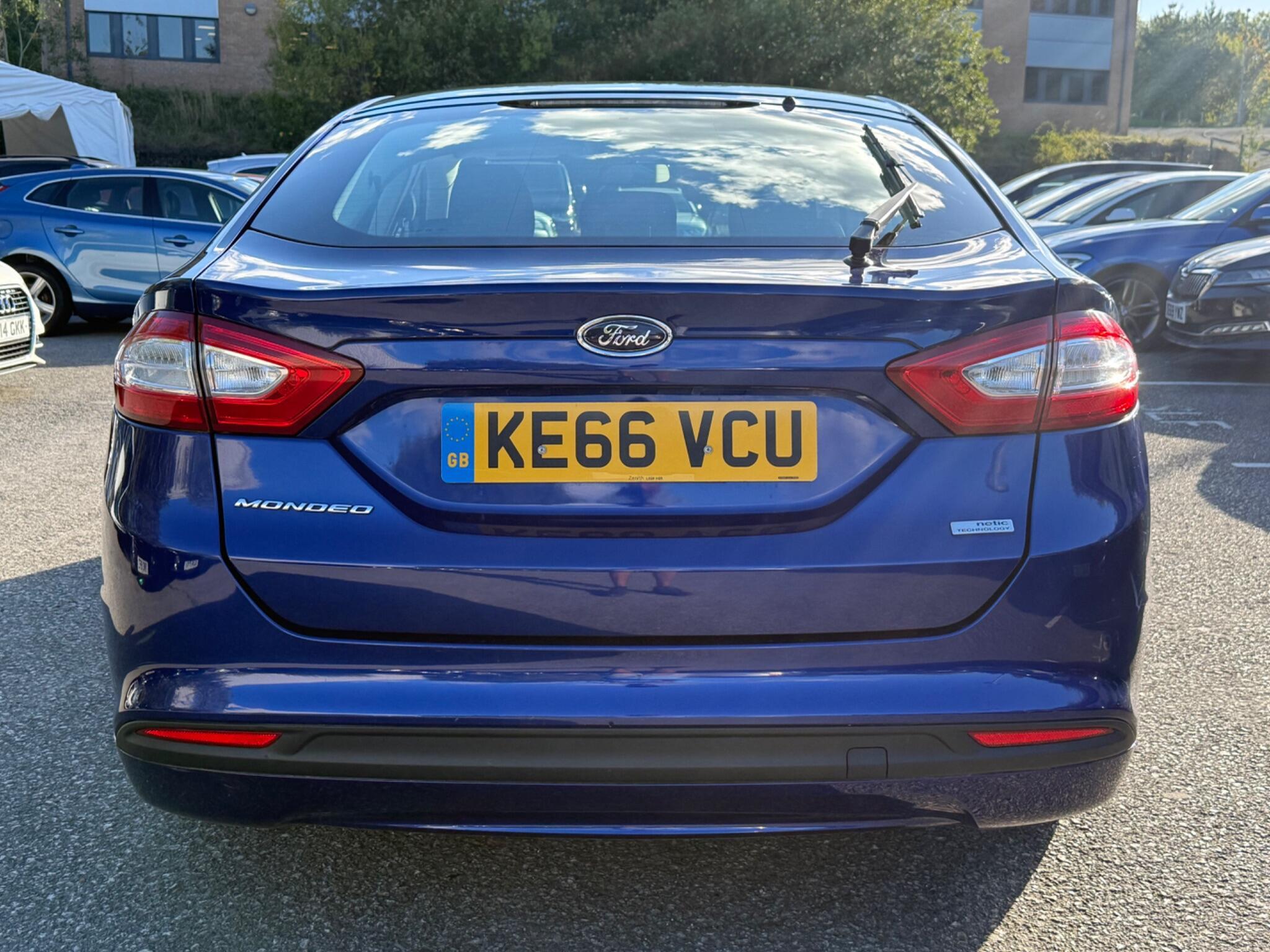 Ford Mondeo - Image 13