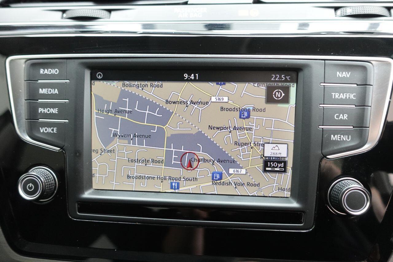 Volkswagen Touran - Image 2