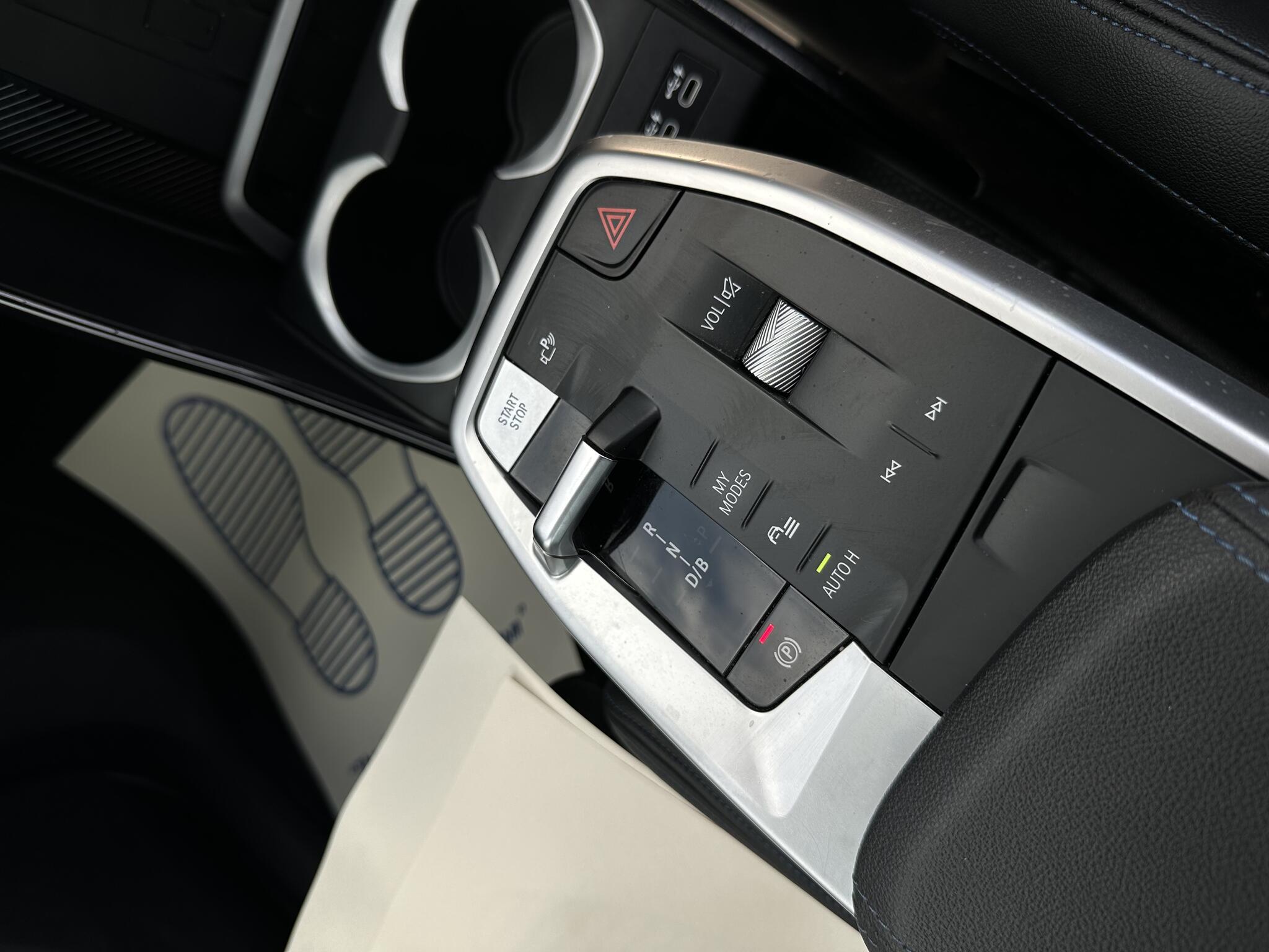 BMW iX1 - Image 12