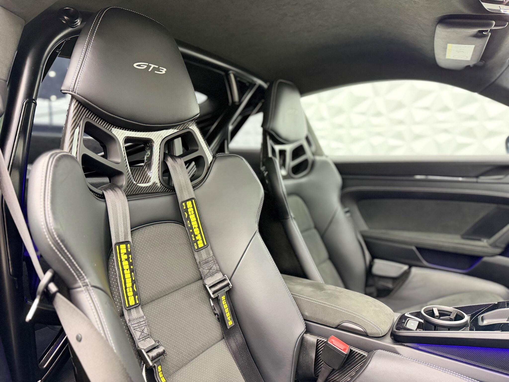 Porsche 911 - Image 18