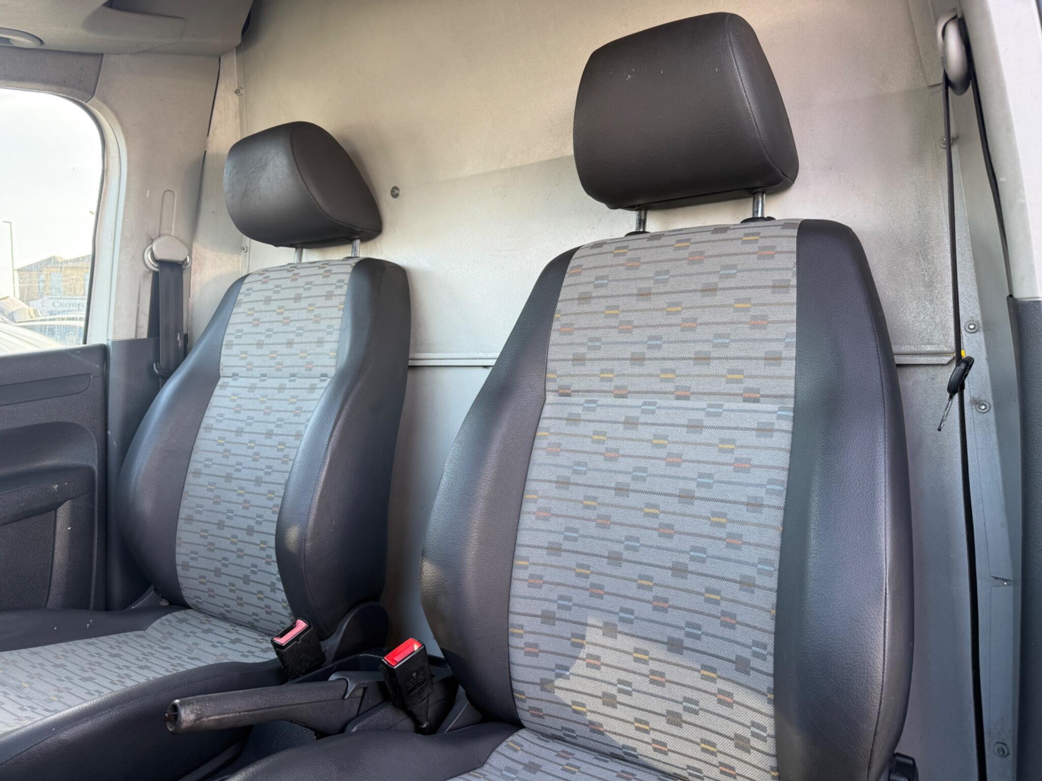 Volkswagen Caddy - Image 21