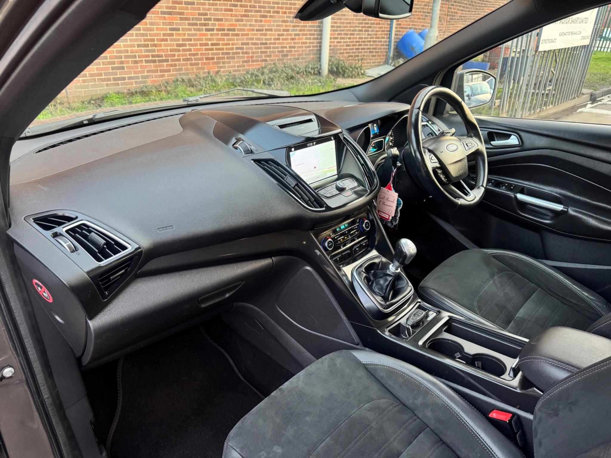 Ford Kuga - Image 18