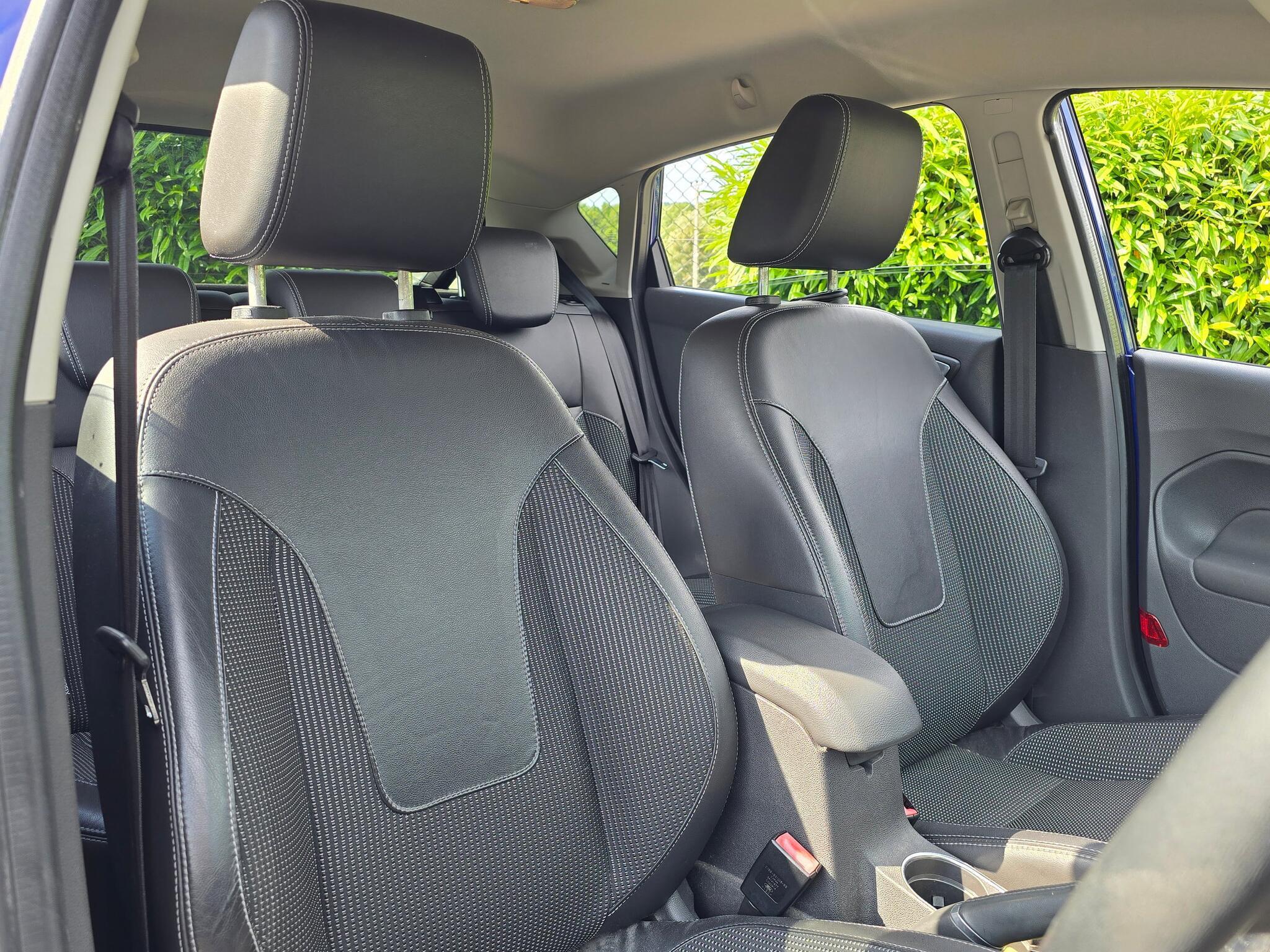 Ford Fiesta - Image 10