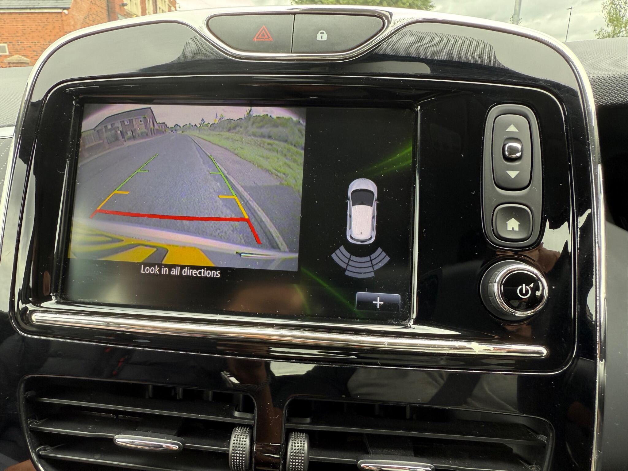 Renault Zoe - Image 12