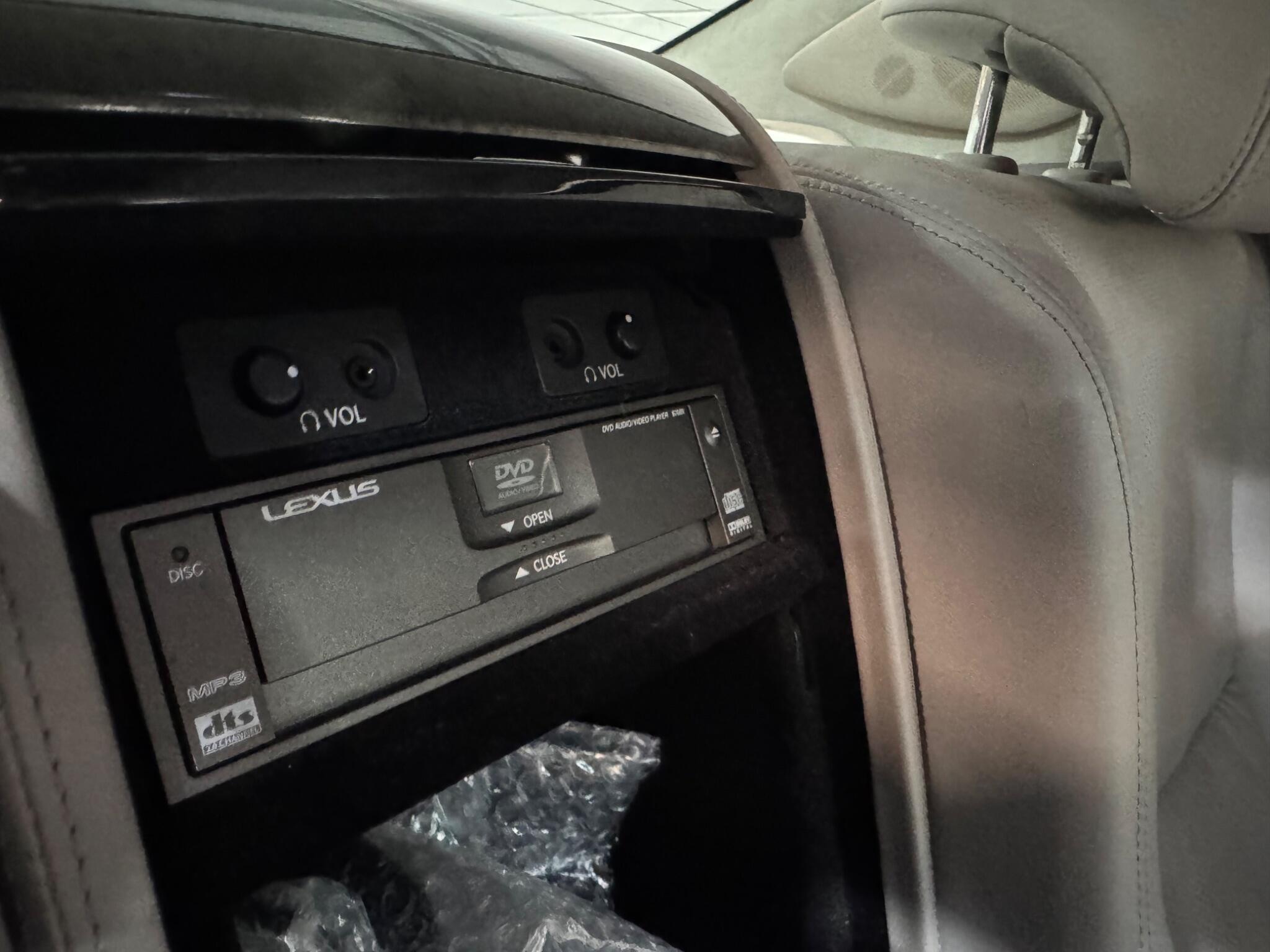 Lexus LS - Image 16