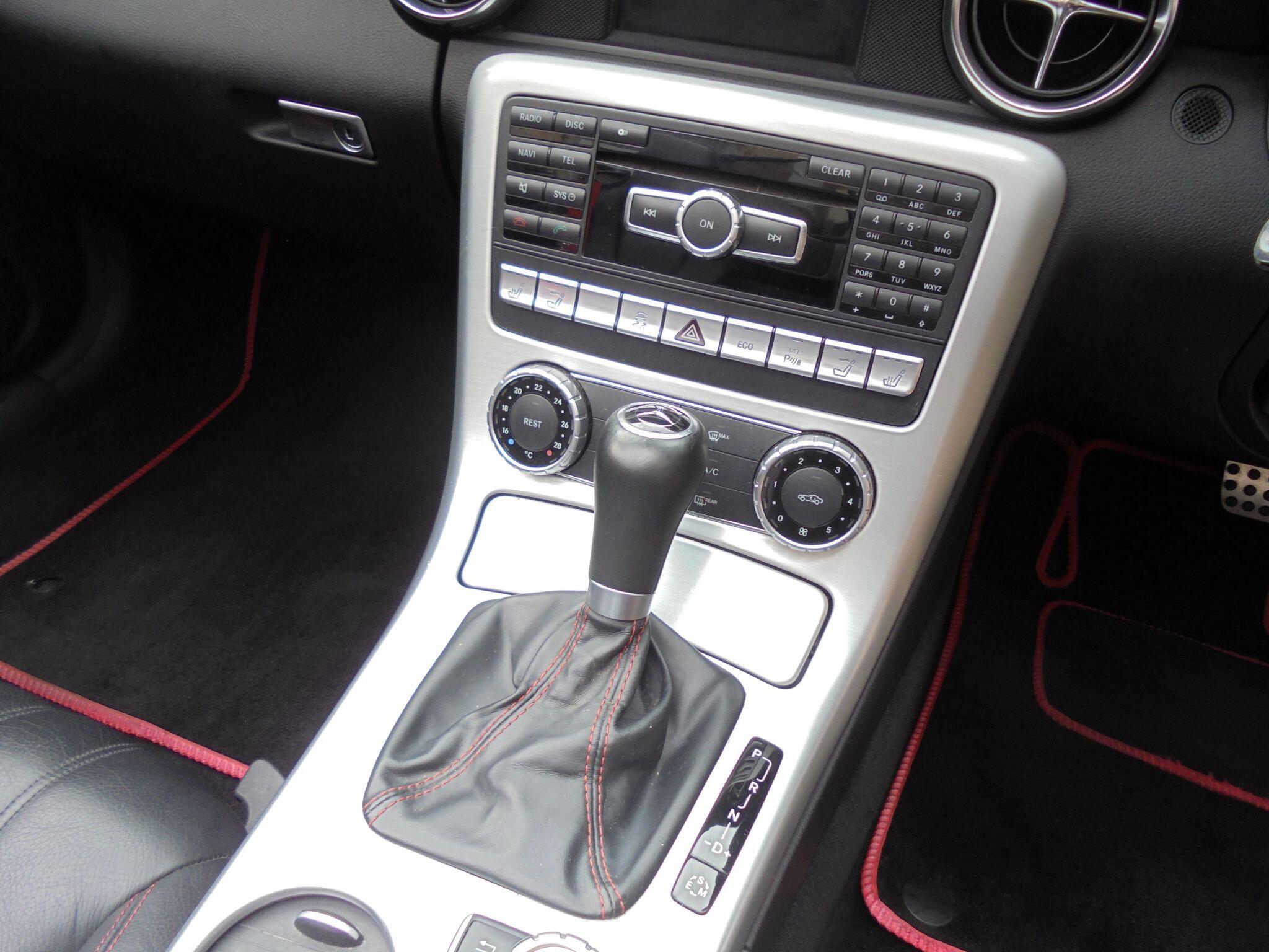 Mercedes SLK - Image 12