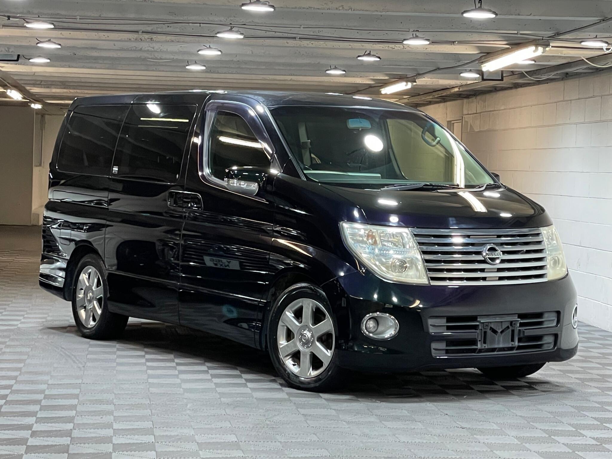 Nissan Elgrand - Image 7