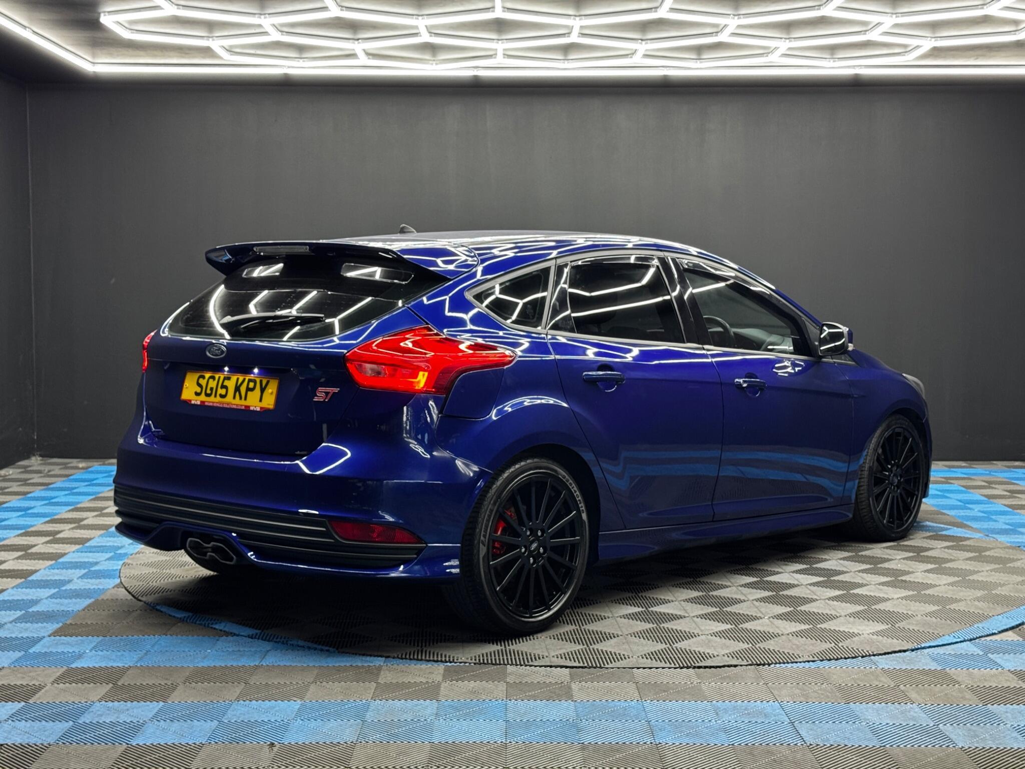 Ford Focus - Image 5