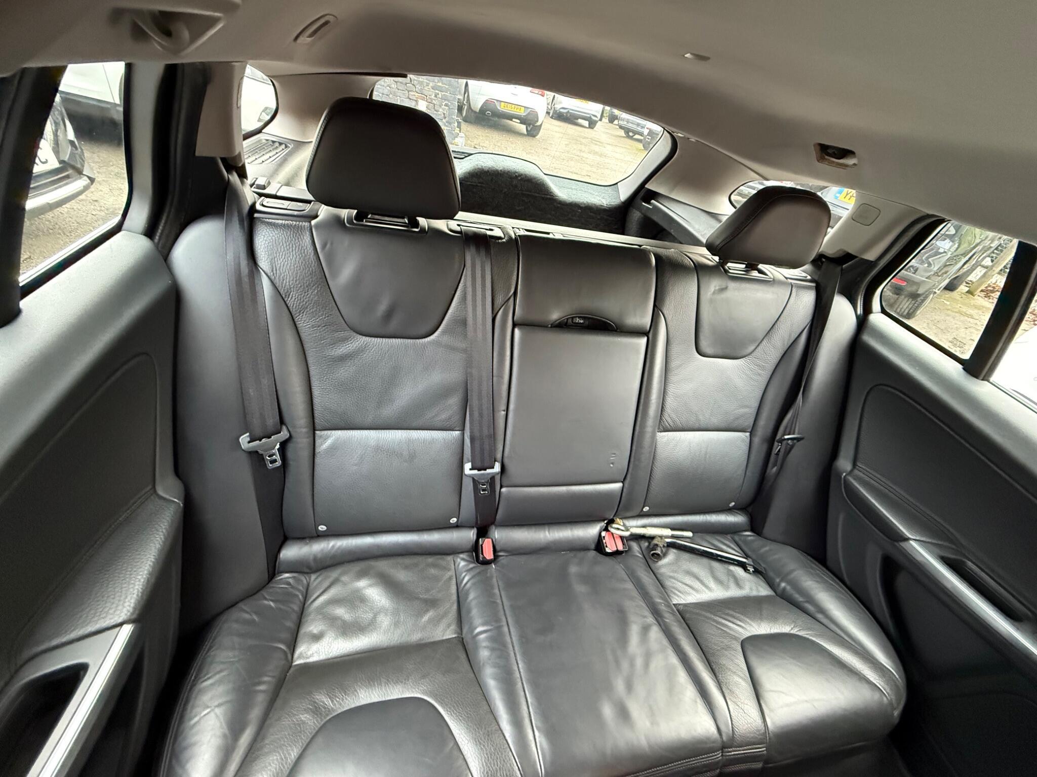 Volvo V60 - Image 17