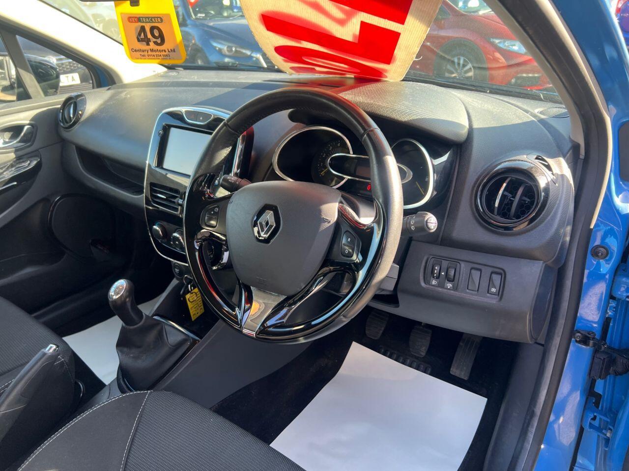 Renault Clio - Image 11
