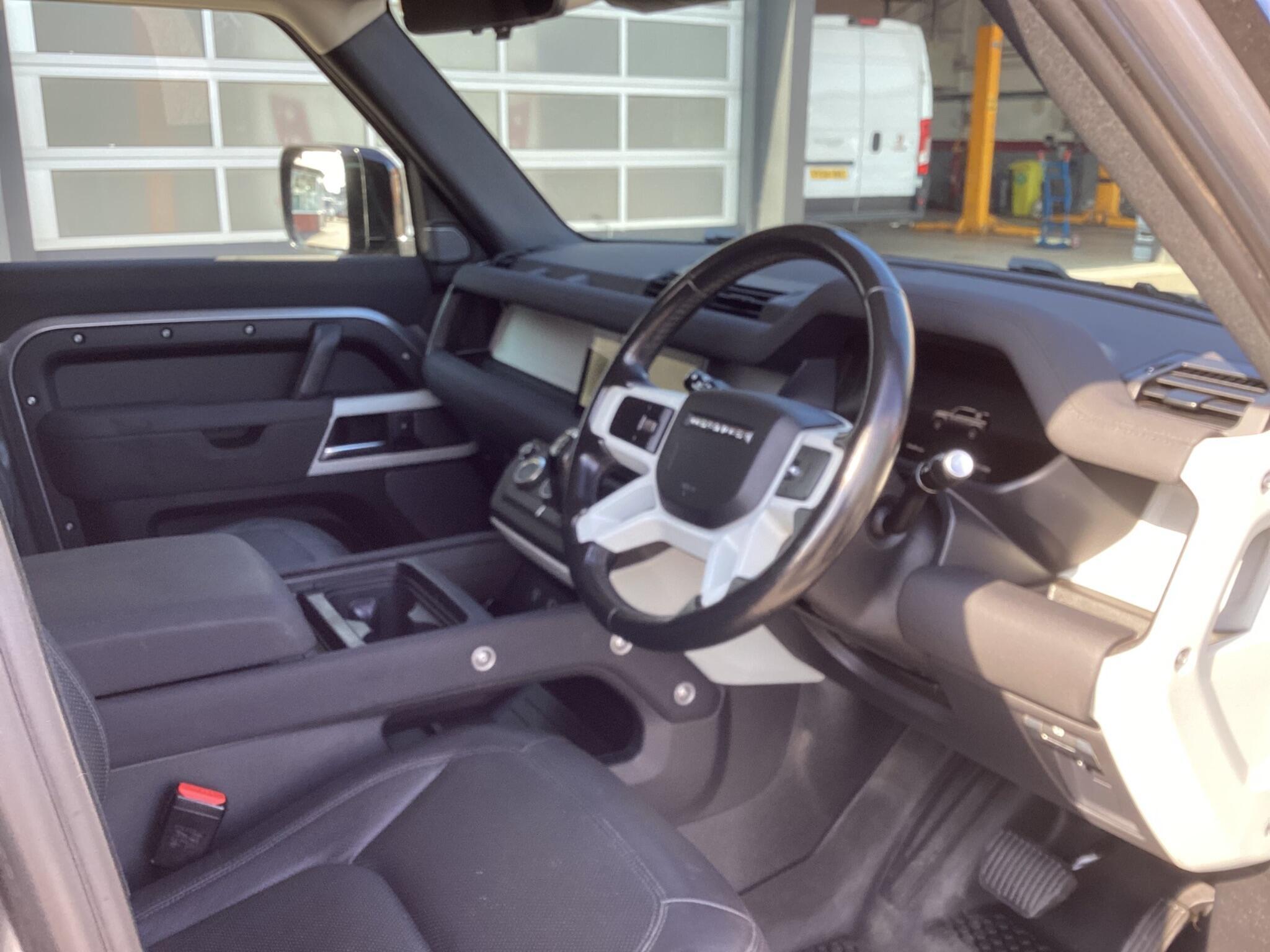 Land Rover Defender 110 - Image 18