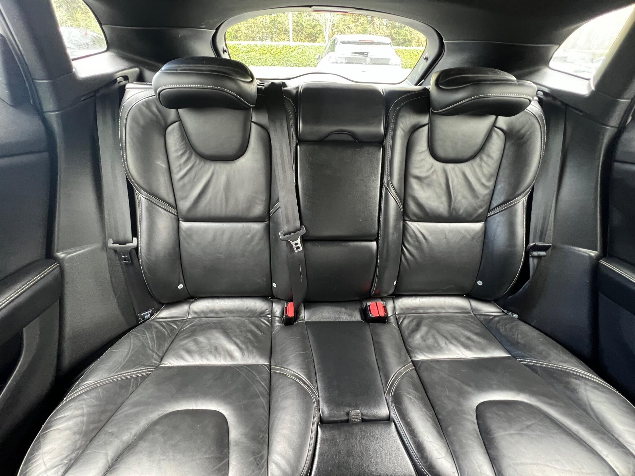 Volvo V40 - Image 24