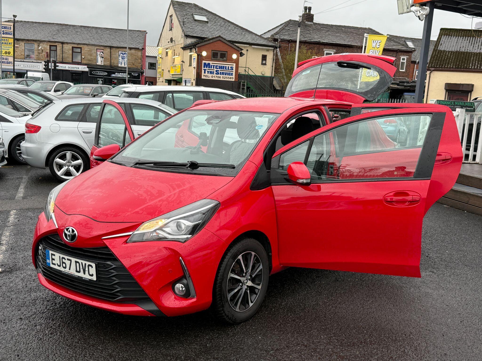 Toyota Yaris - Image 17