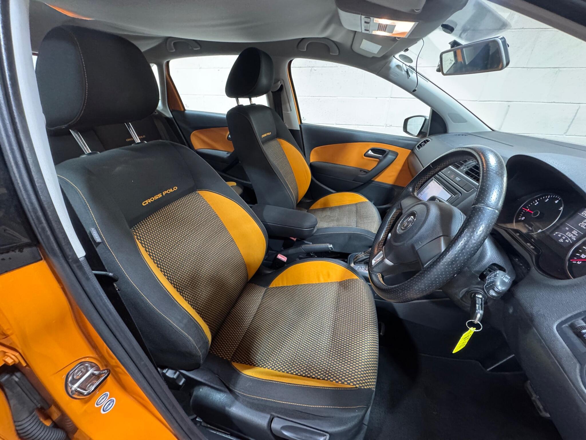 Volkswagen Polo - Image 8