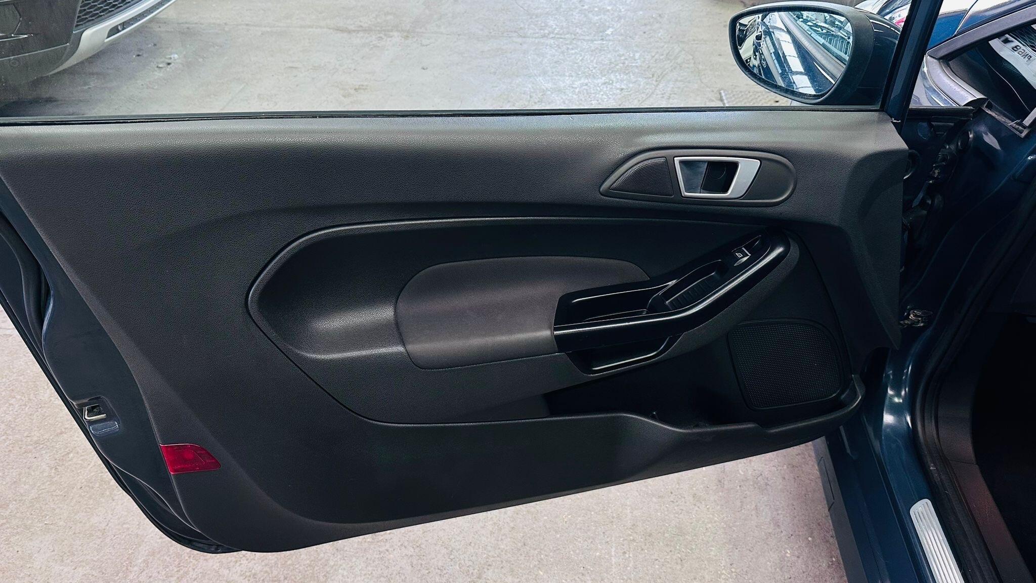 Ford Fiesta - Image 5