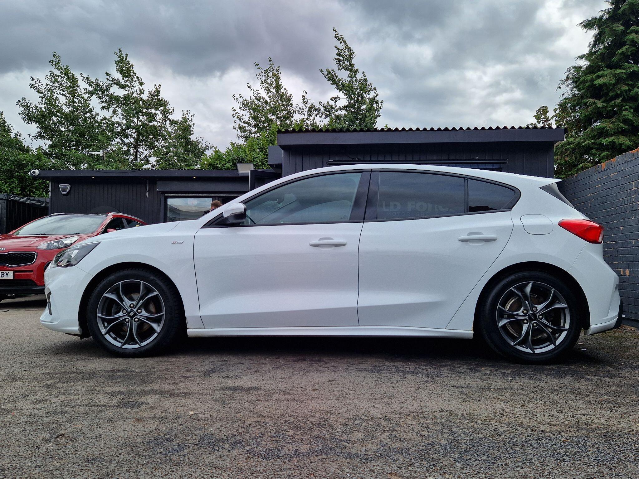 Ford Focus - Image 6