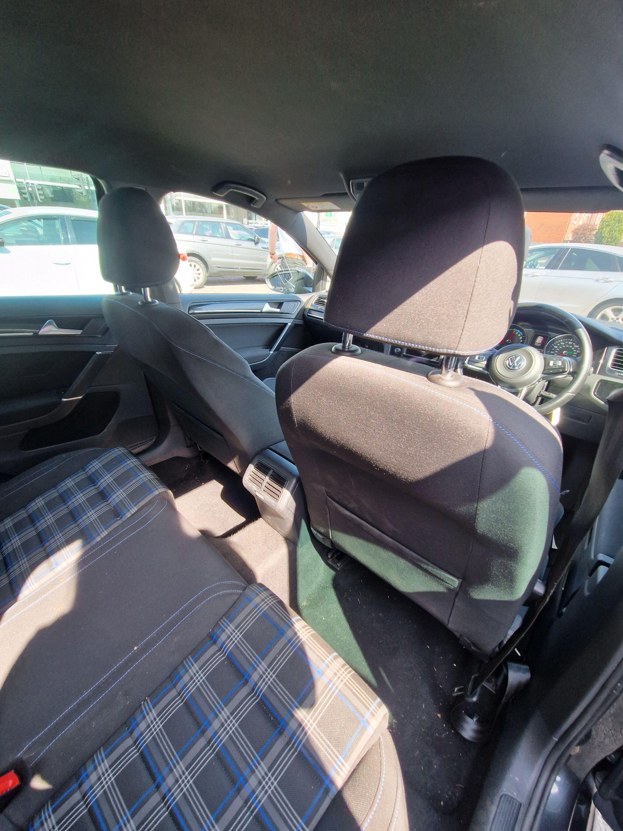 Volkswagen Golf - Image 33