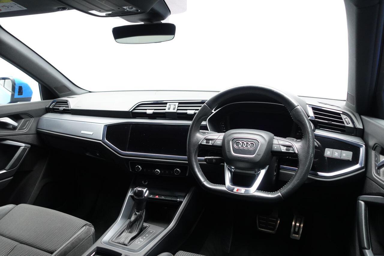Audi Q3 - Image 15
