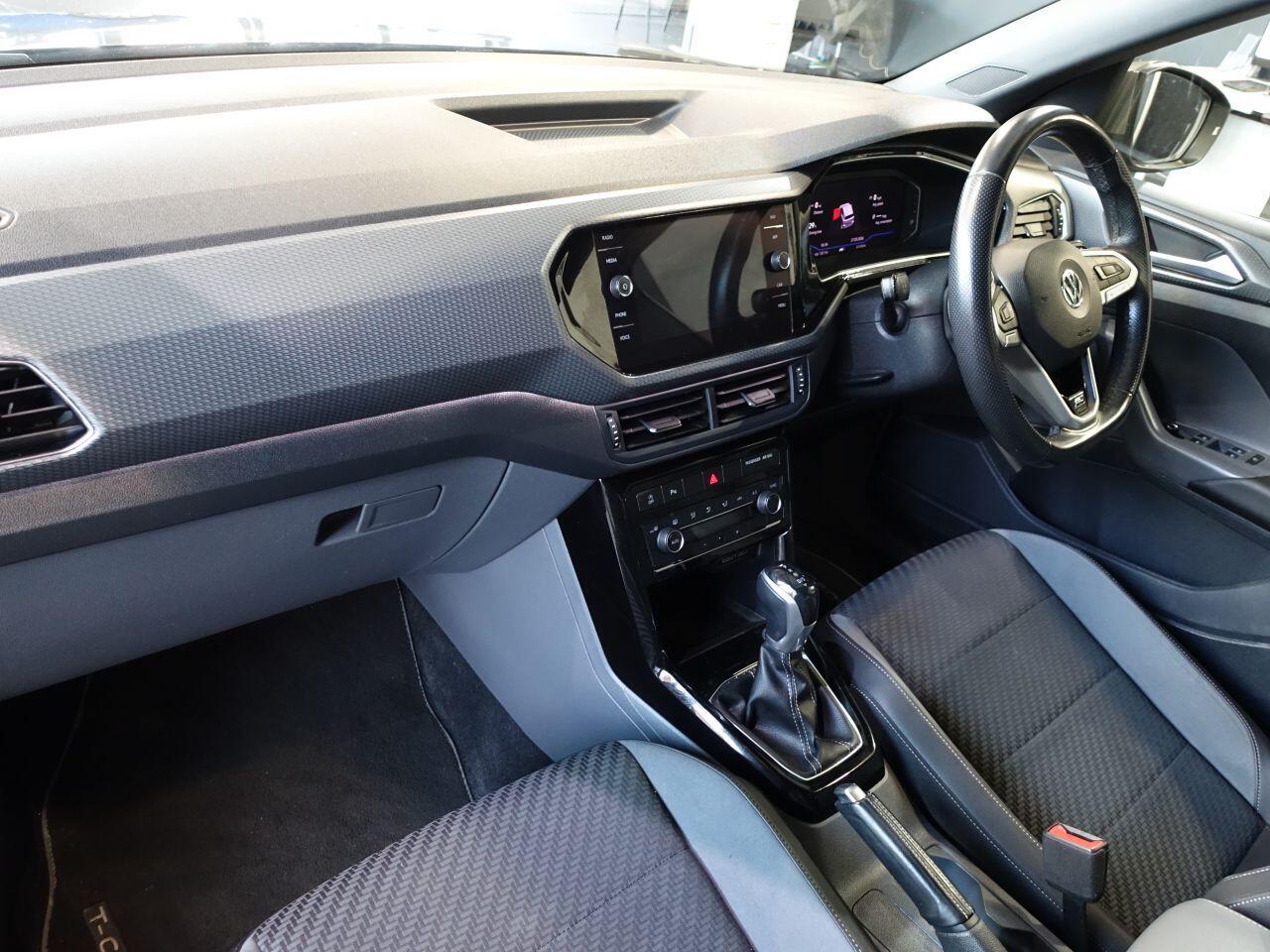 Volkswagen T-Cross - Image 11