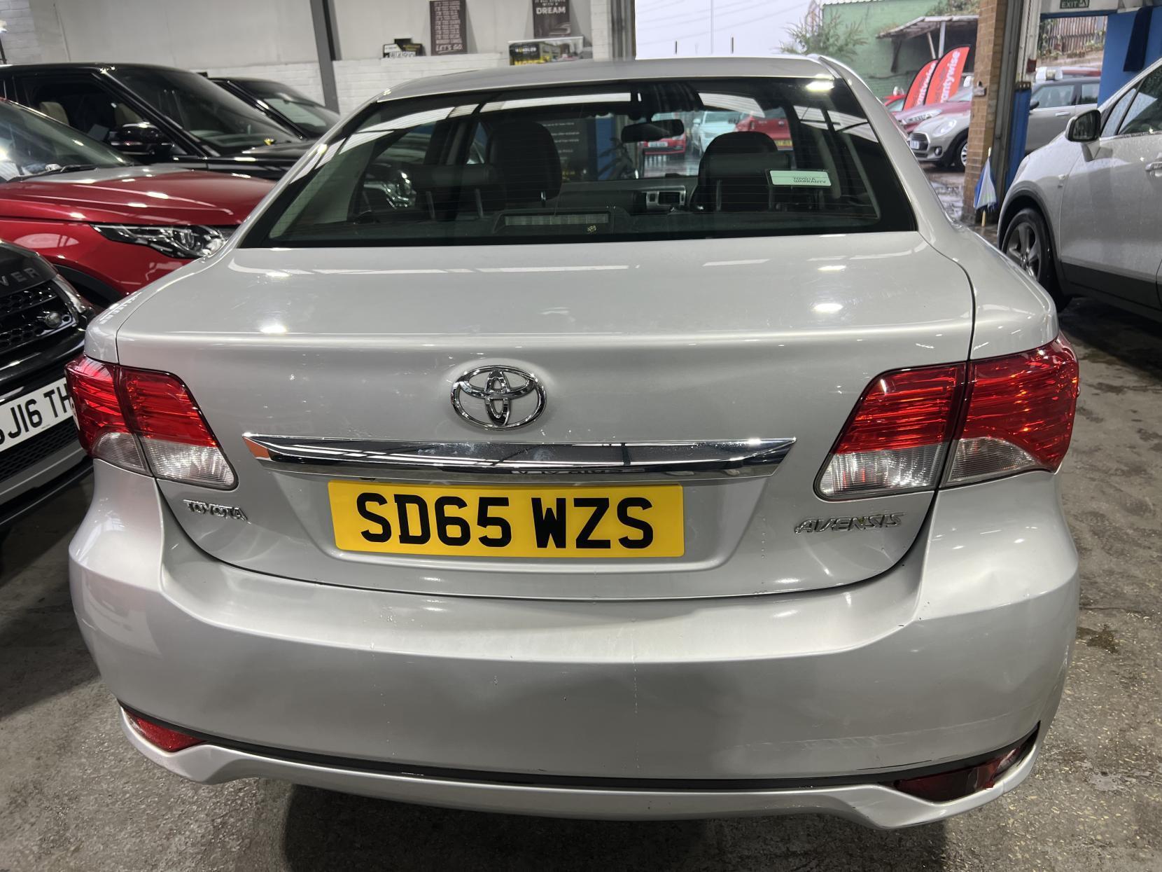 Toyota Avensis - Image 4
