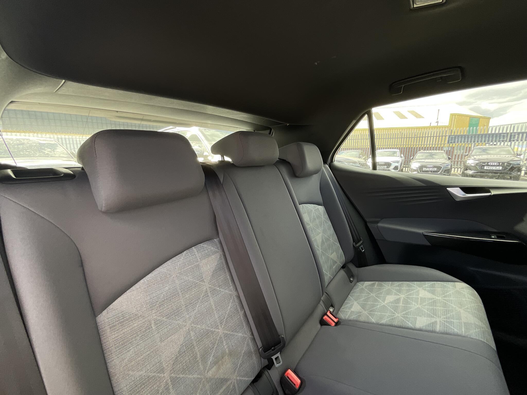 Volkswagen ID.3 - Image 11