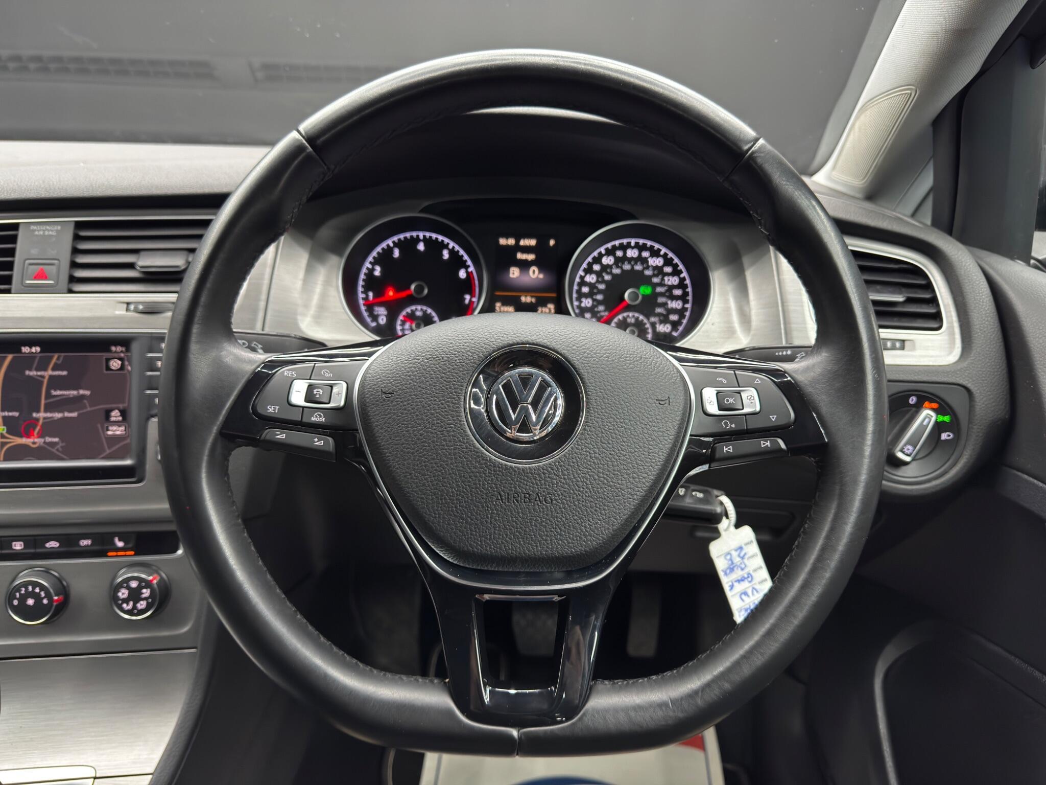 Volkswagen Golf - Image 17