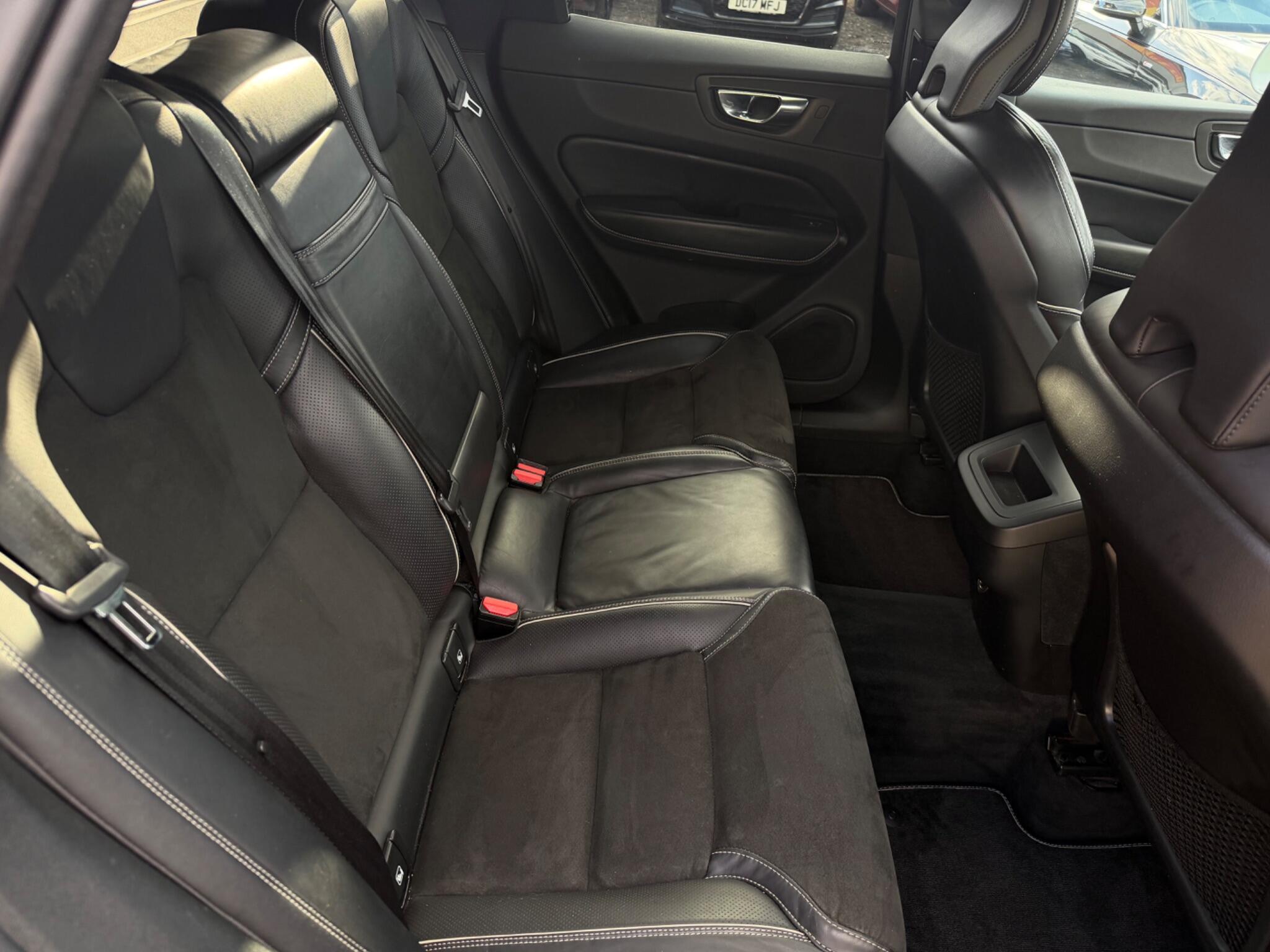Volvo XC60 - Image 13