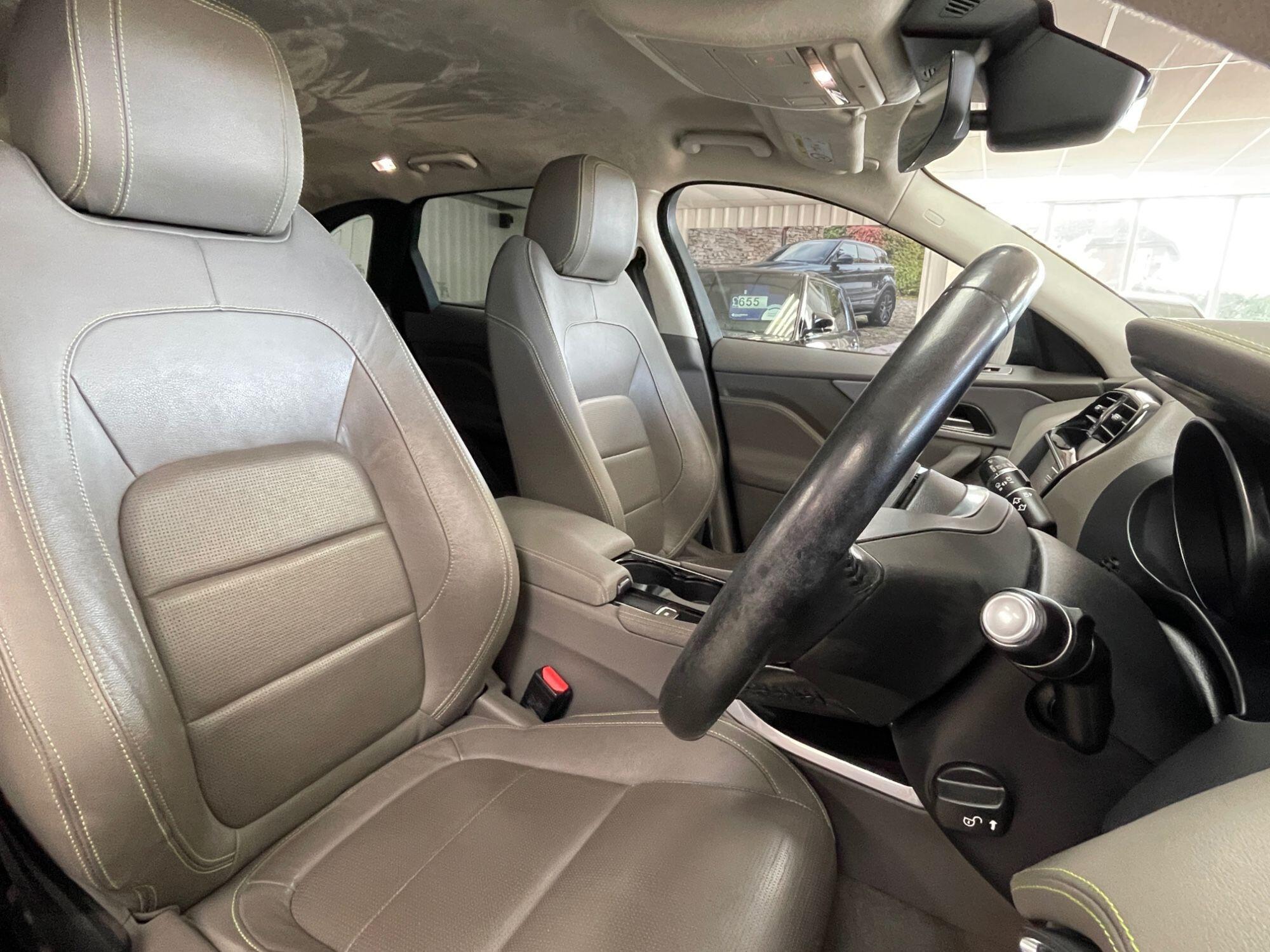 Jaguar F-Pace - Image 27