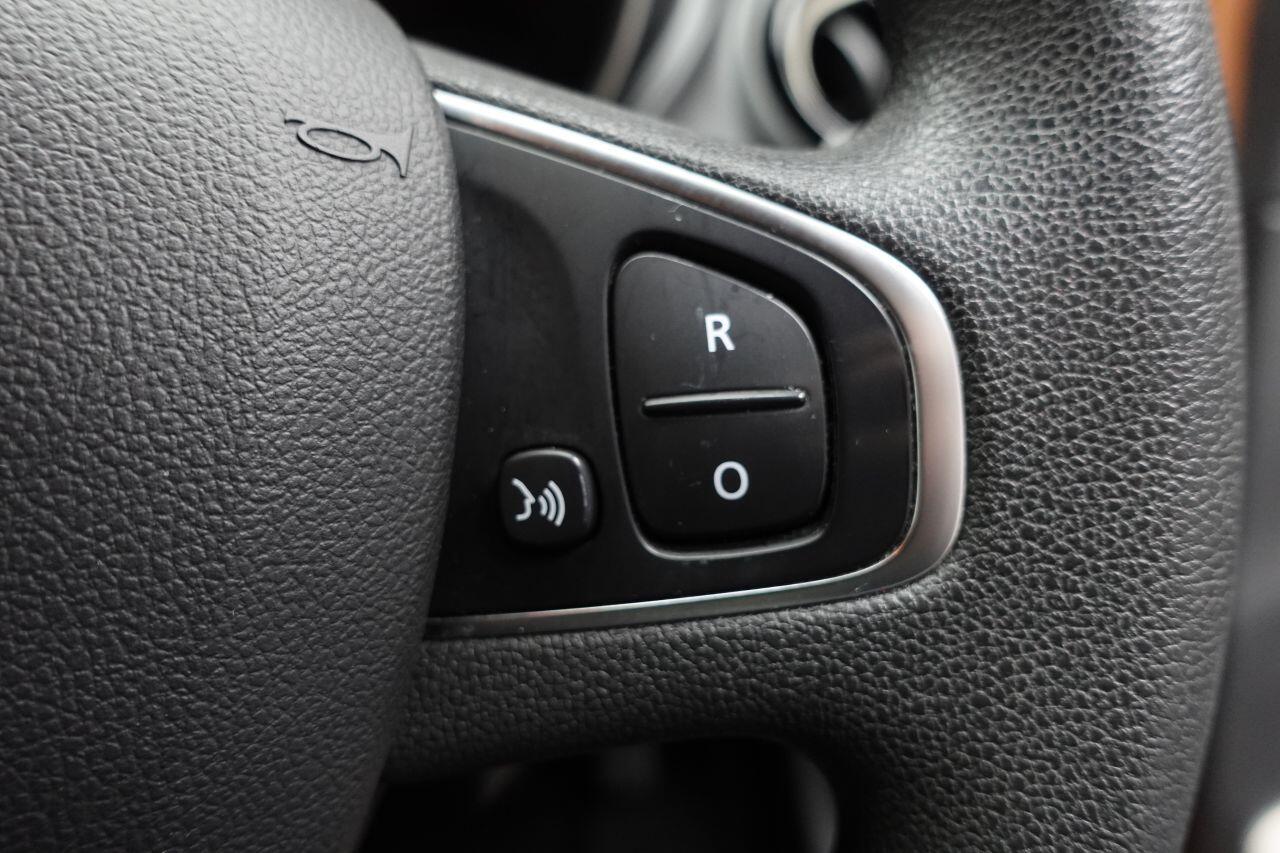 Renault Captur - Image 29