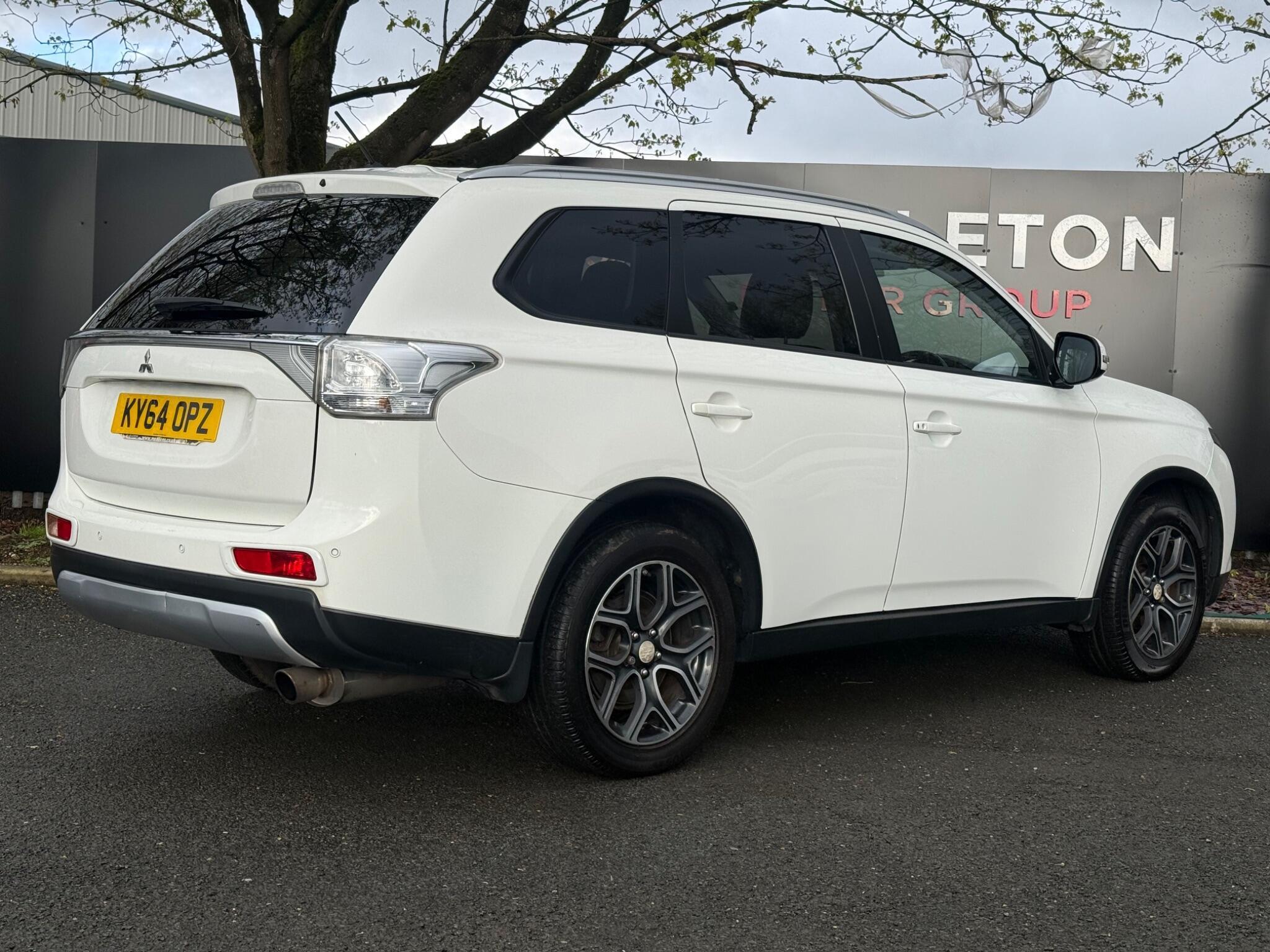 Mitsubishi Outlander - Image 12