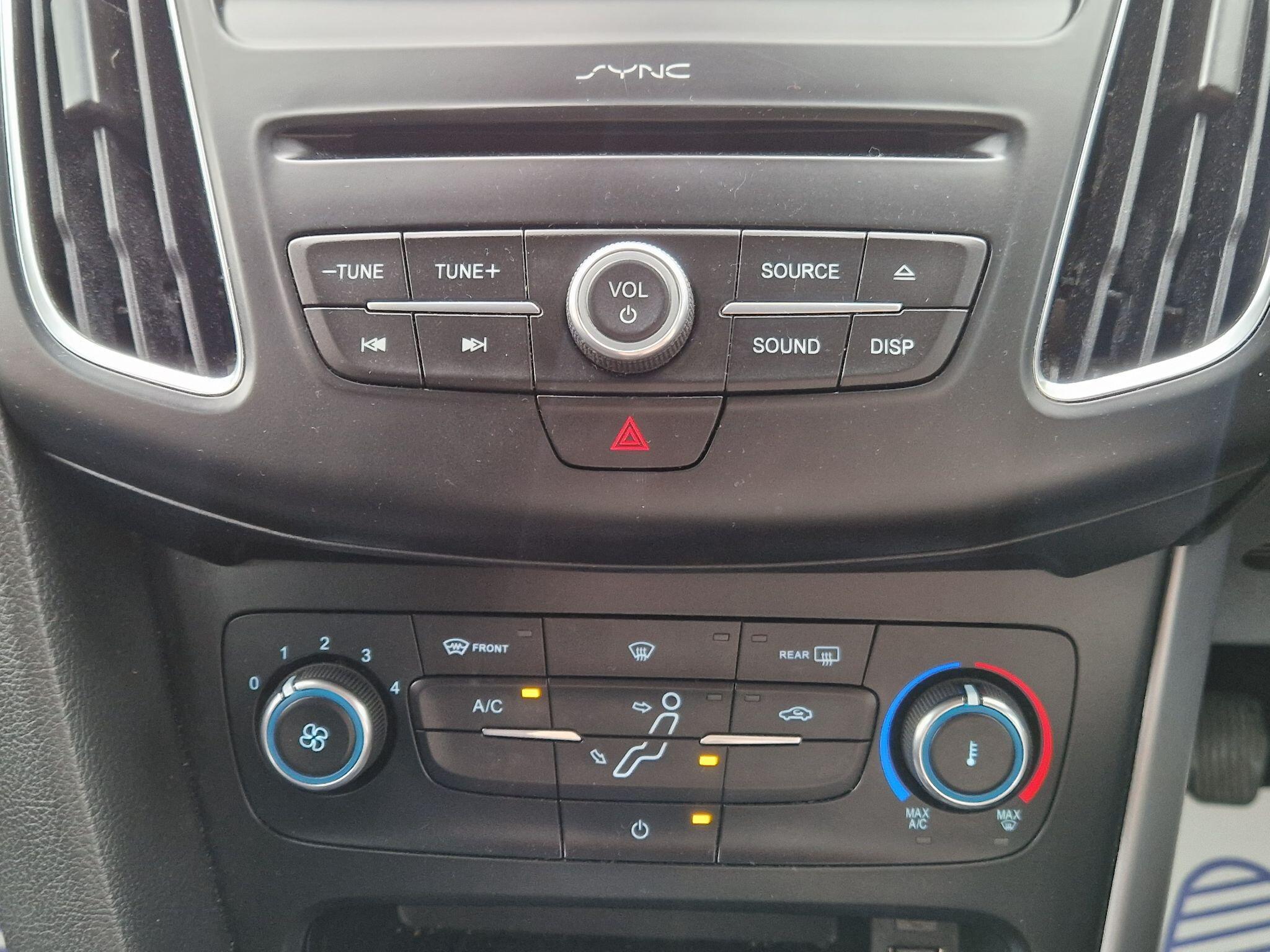 Ford Focus - Image 49