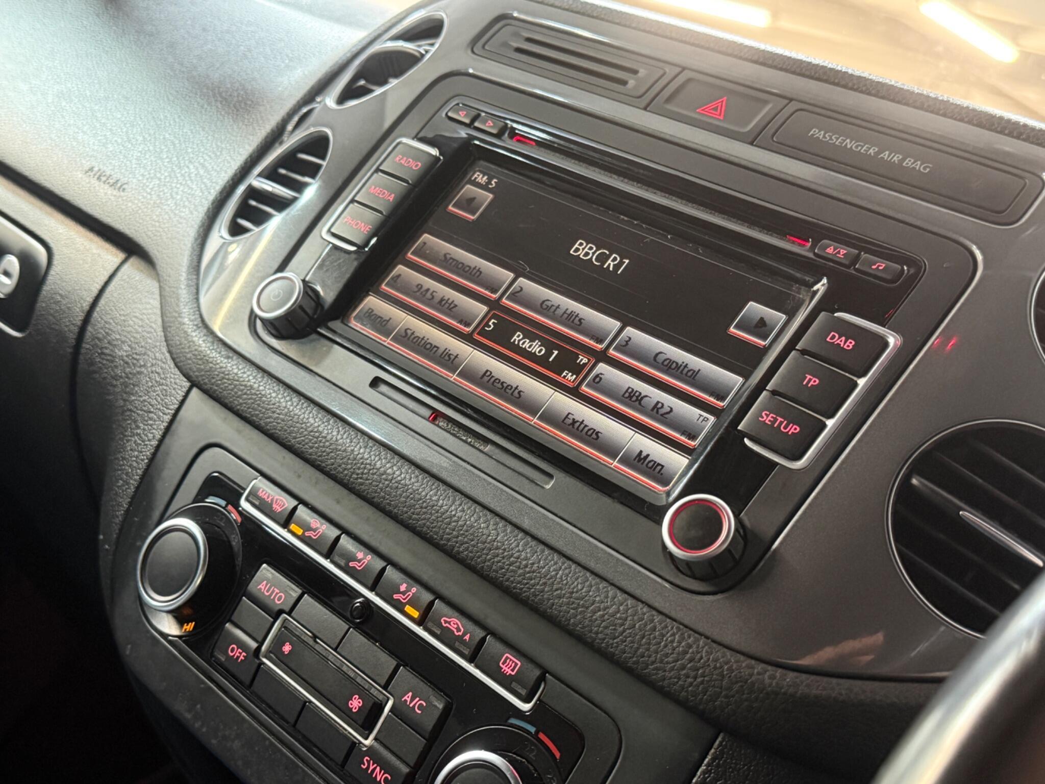 Volkswagen Tiguan - Image 13