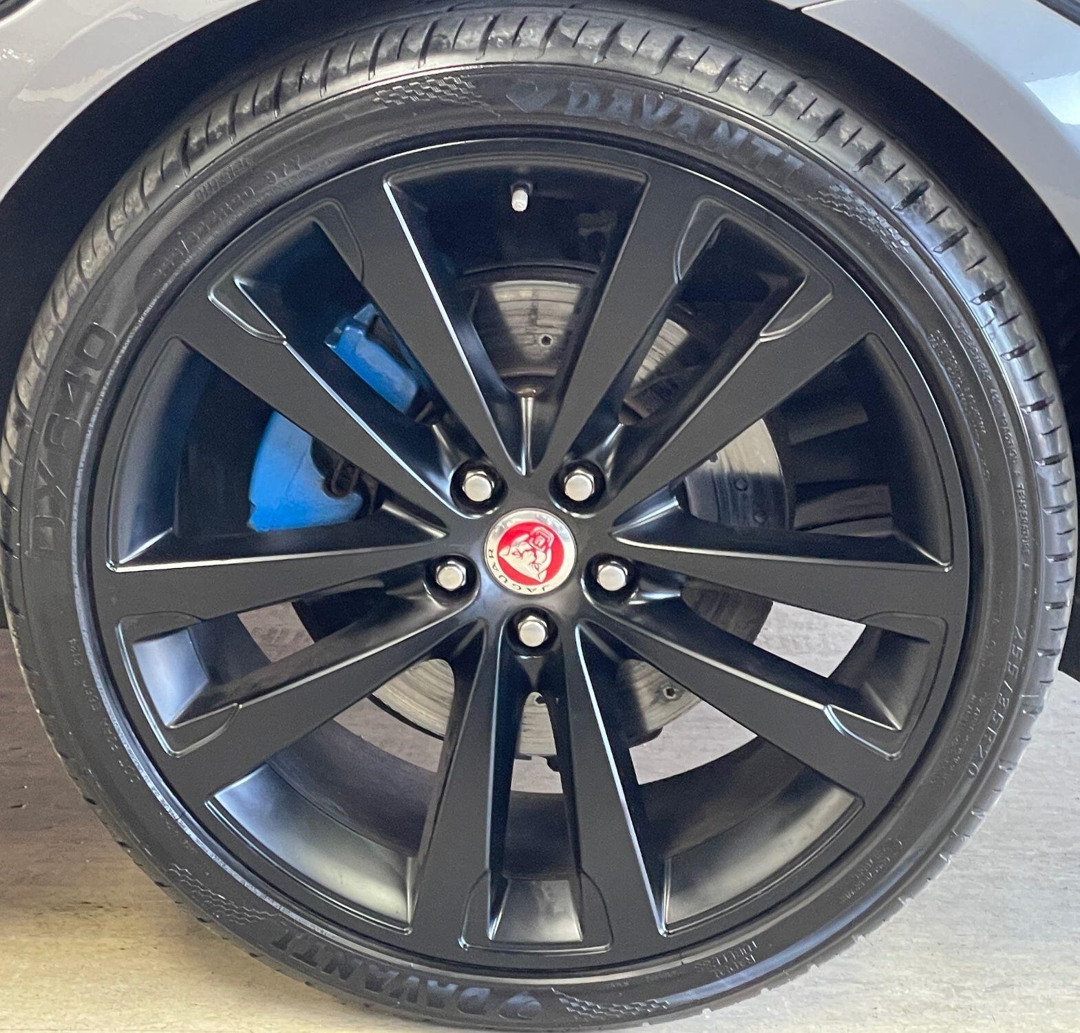 Jaguar XF - Image 14