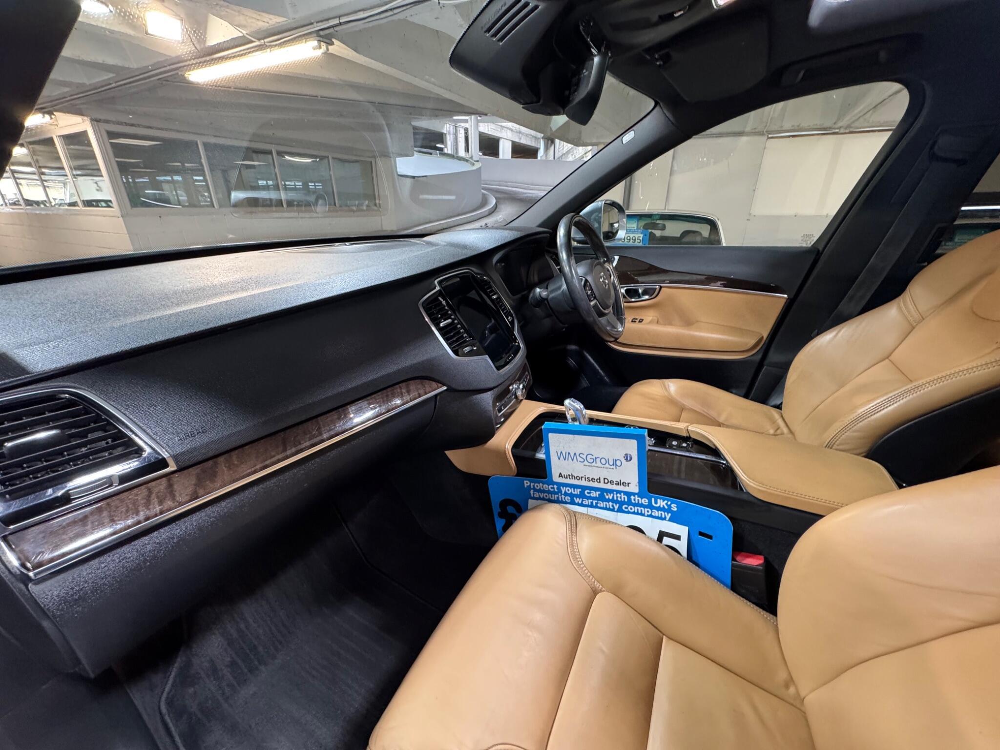 Volvo XC90 - Image 10