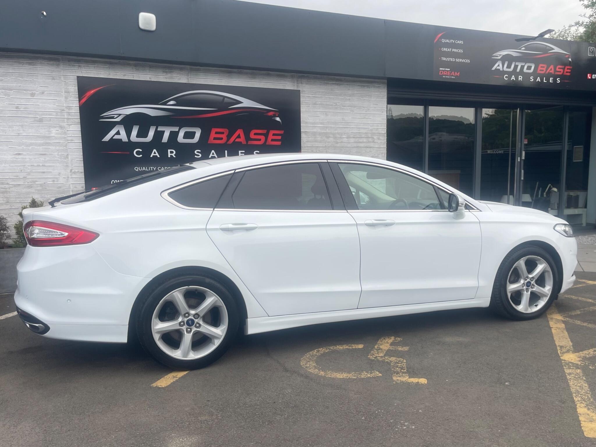 Ford Mondeo - Image 20
