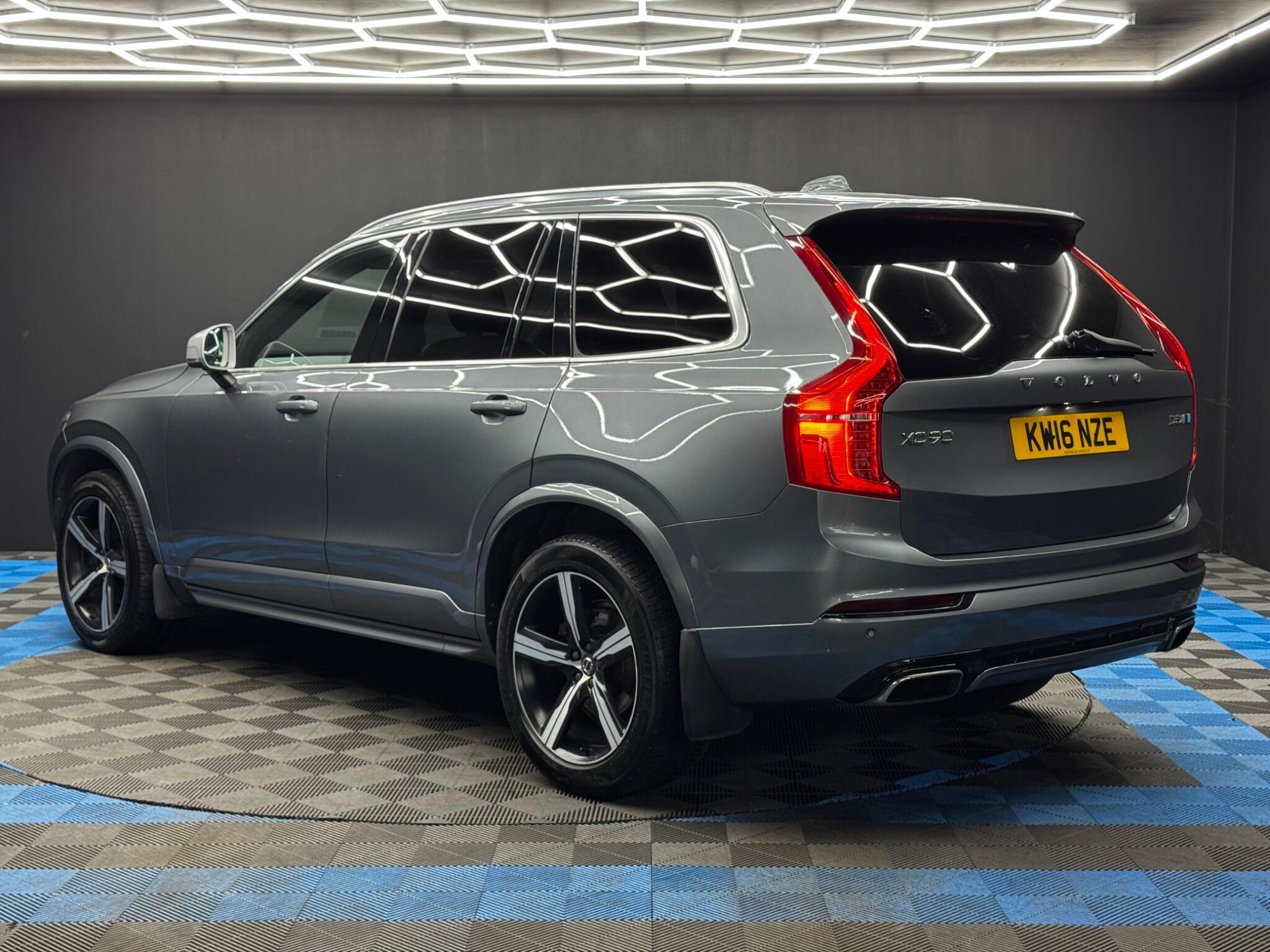 Volvo XC90 - Image 7