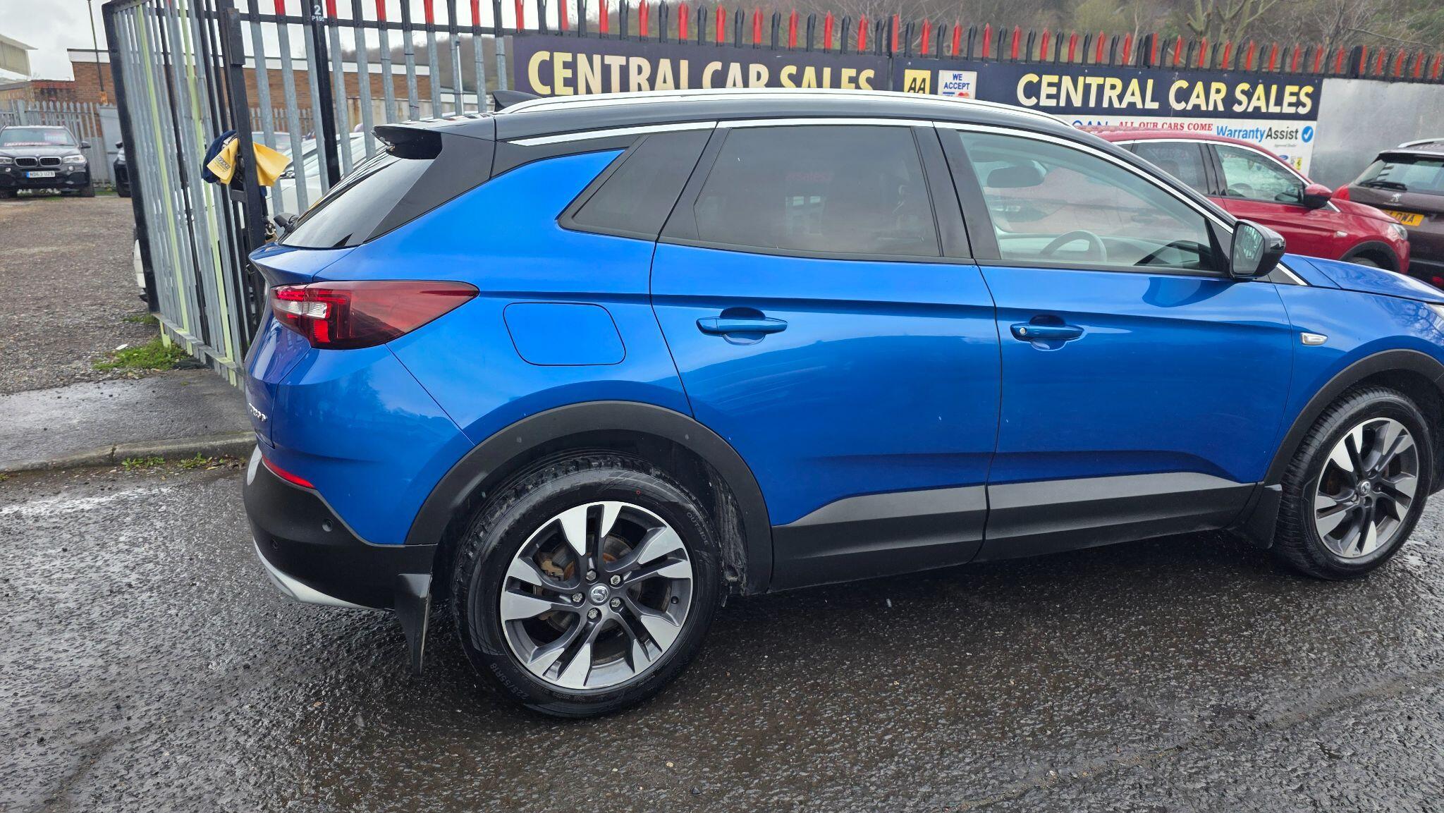 Vauxhall Grandland X - Image 10