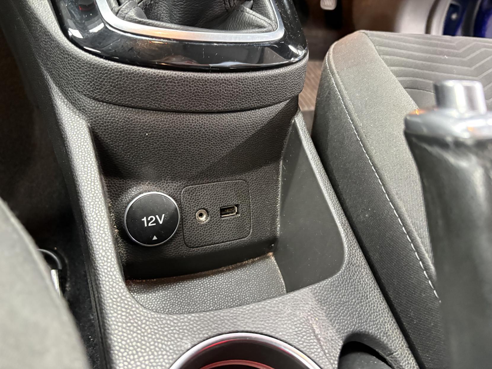 Ford Fiesta - Image 18