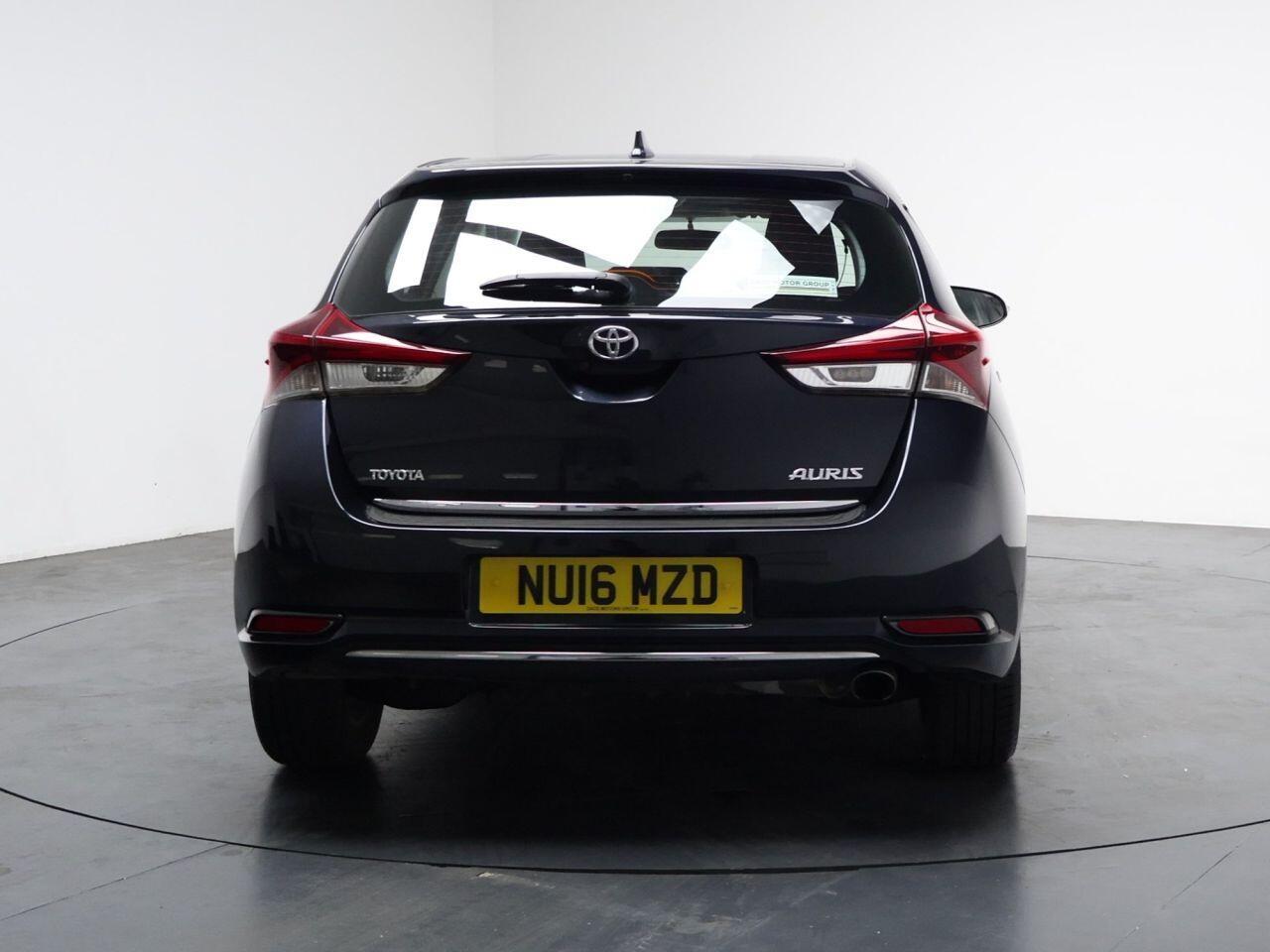 Toyota Auris - Image 11