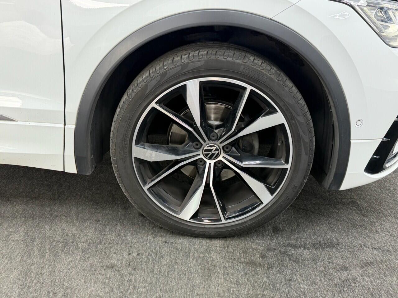 Volkswagen Tiguan - Image 11