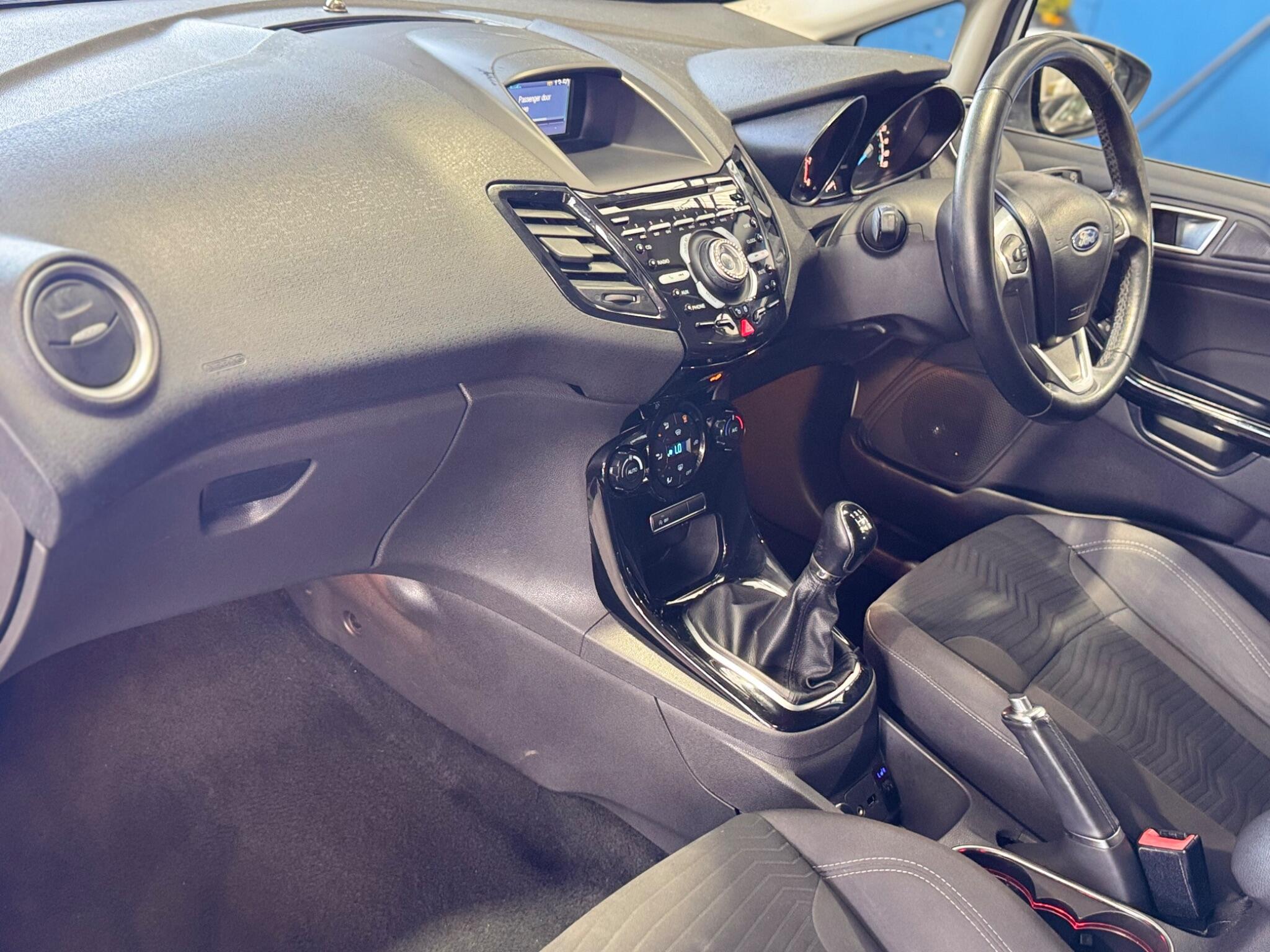 Ford Fiesta - Image 32