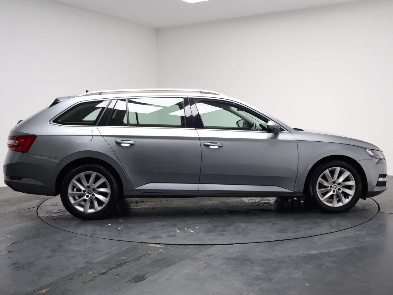 Skoda Superb - Image 18