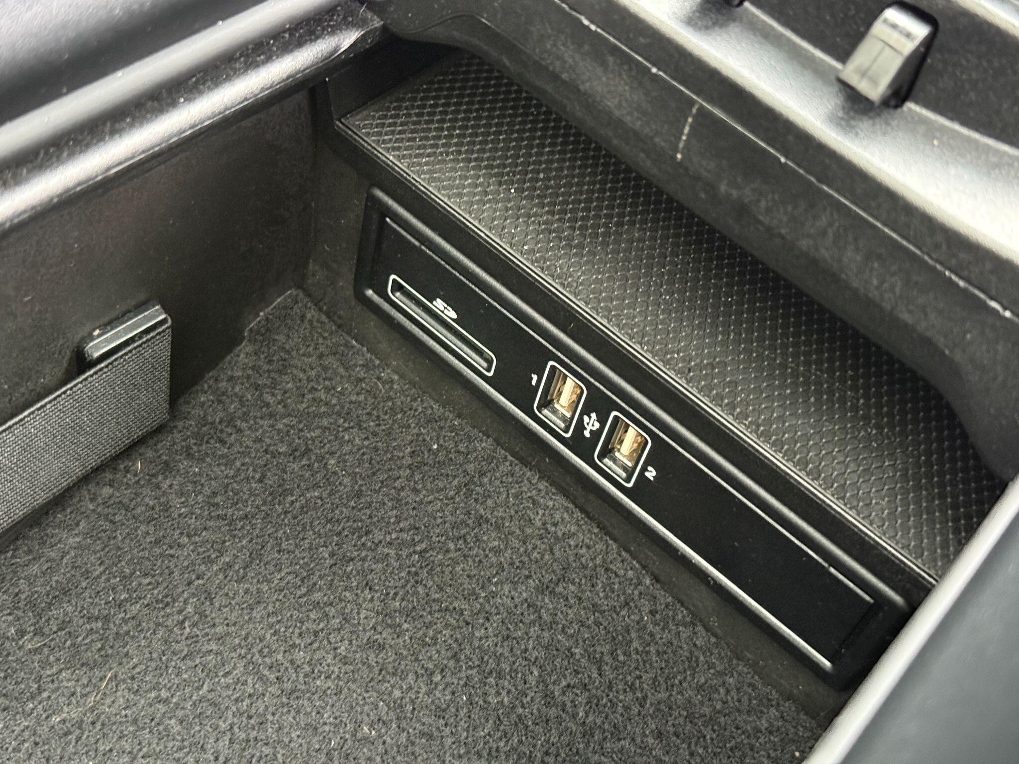 Mercedes C Class - Image 76