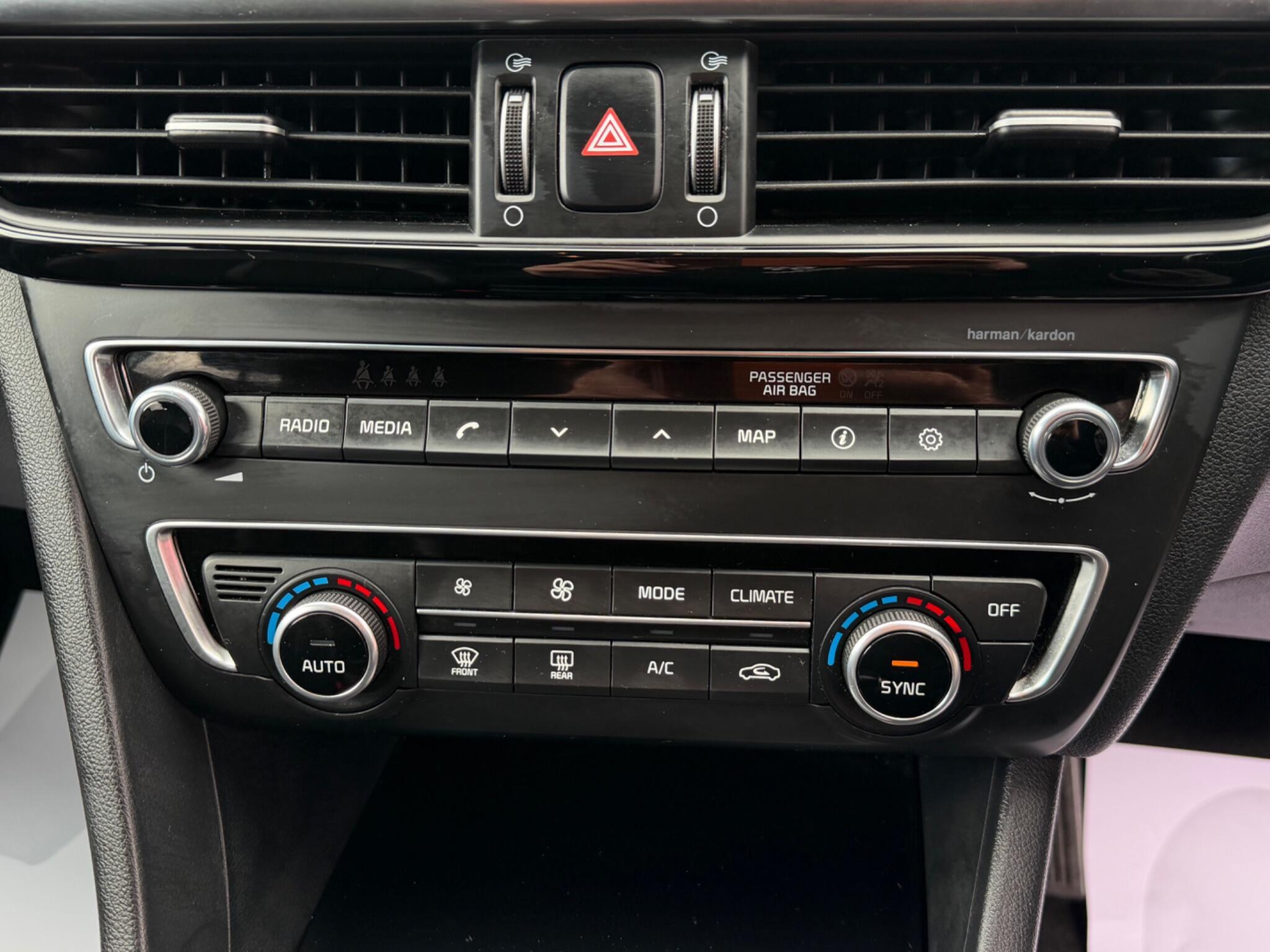 Kia Optima - Image 25