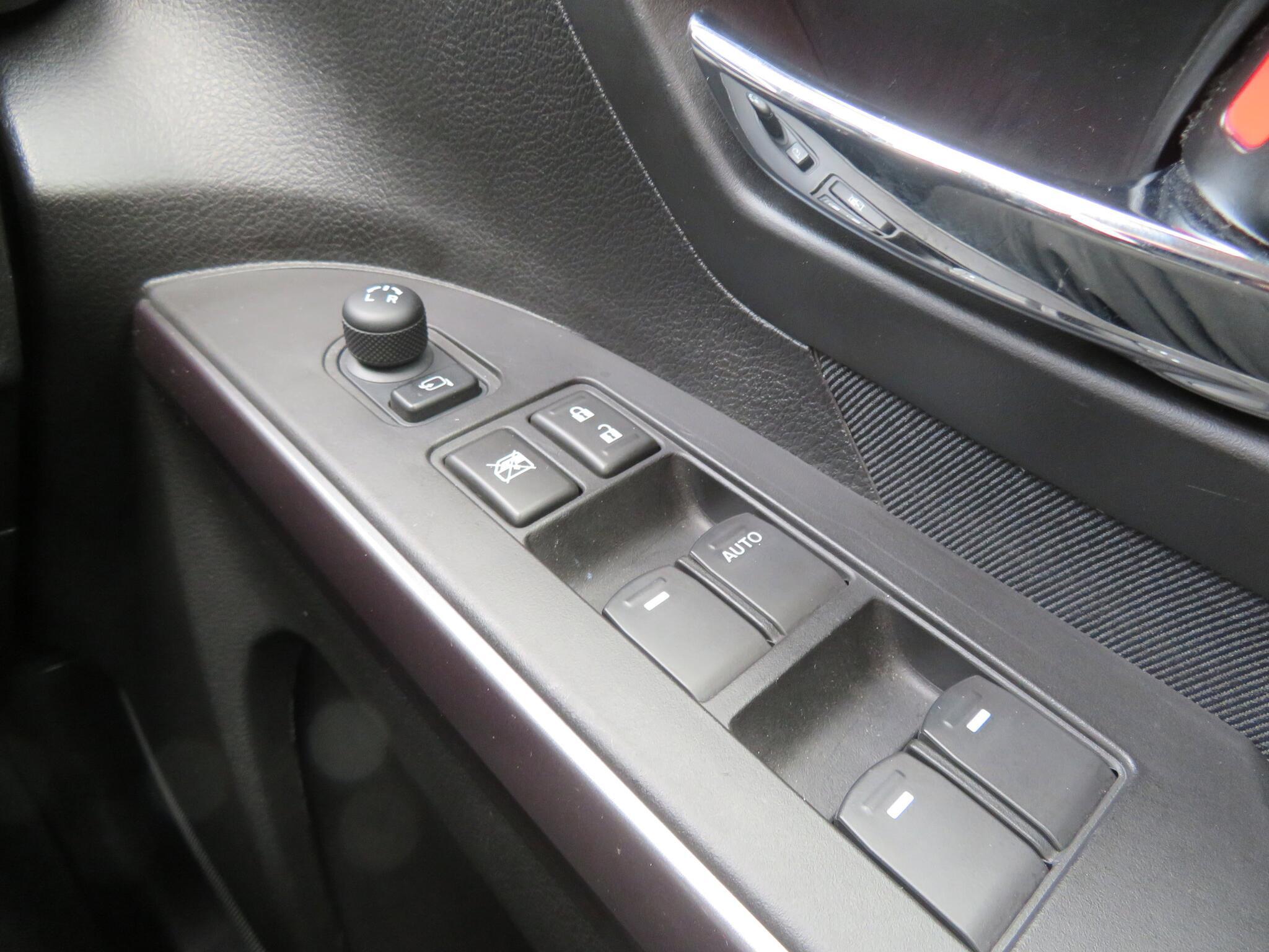 Suzuki S-Cross - Image 12