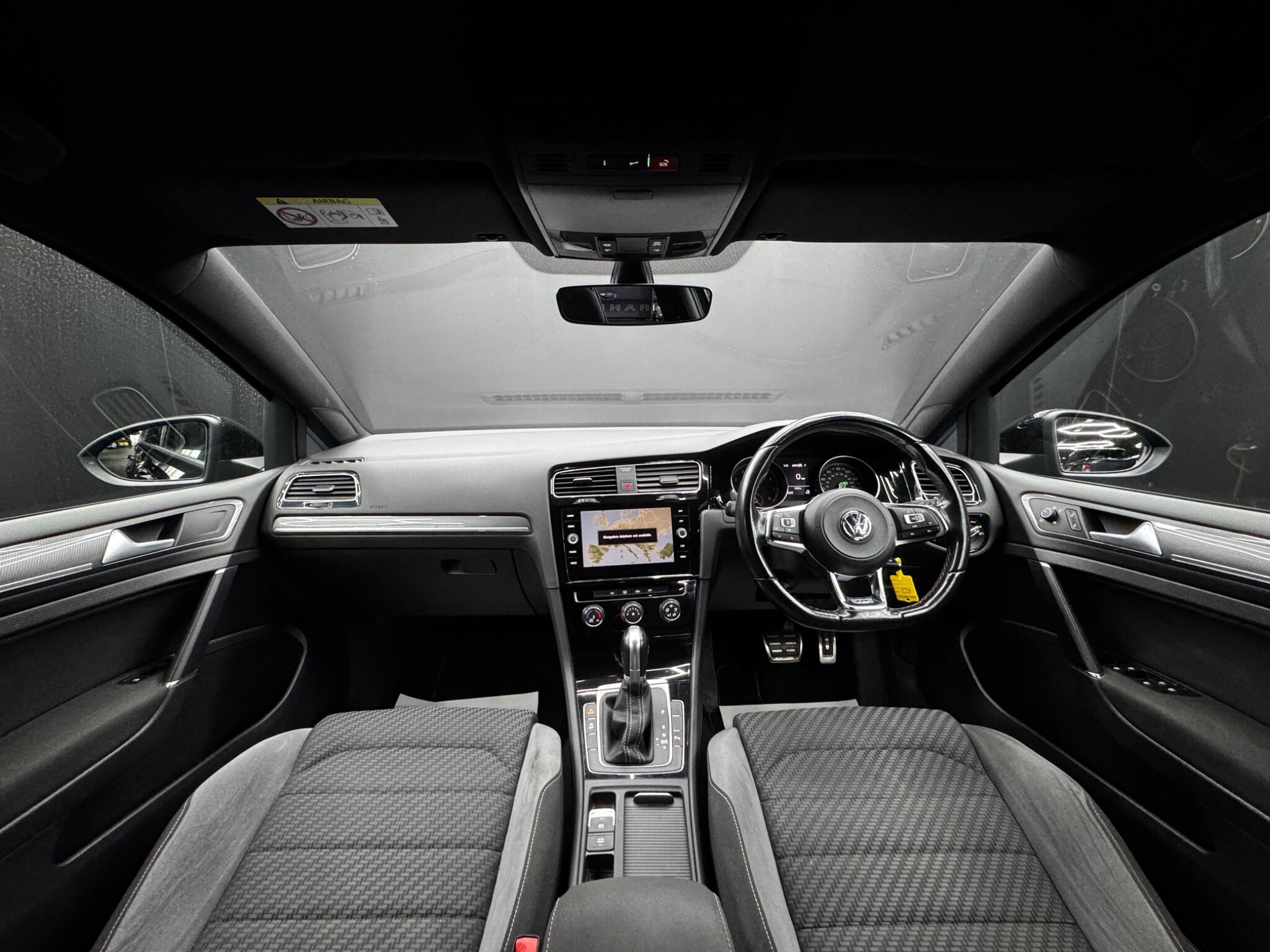 Volkswagen Golf - Image 17