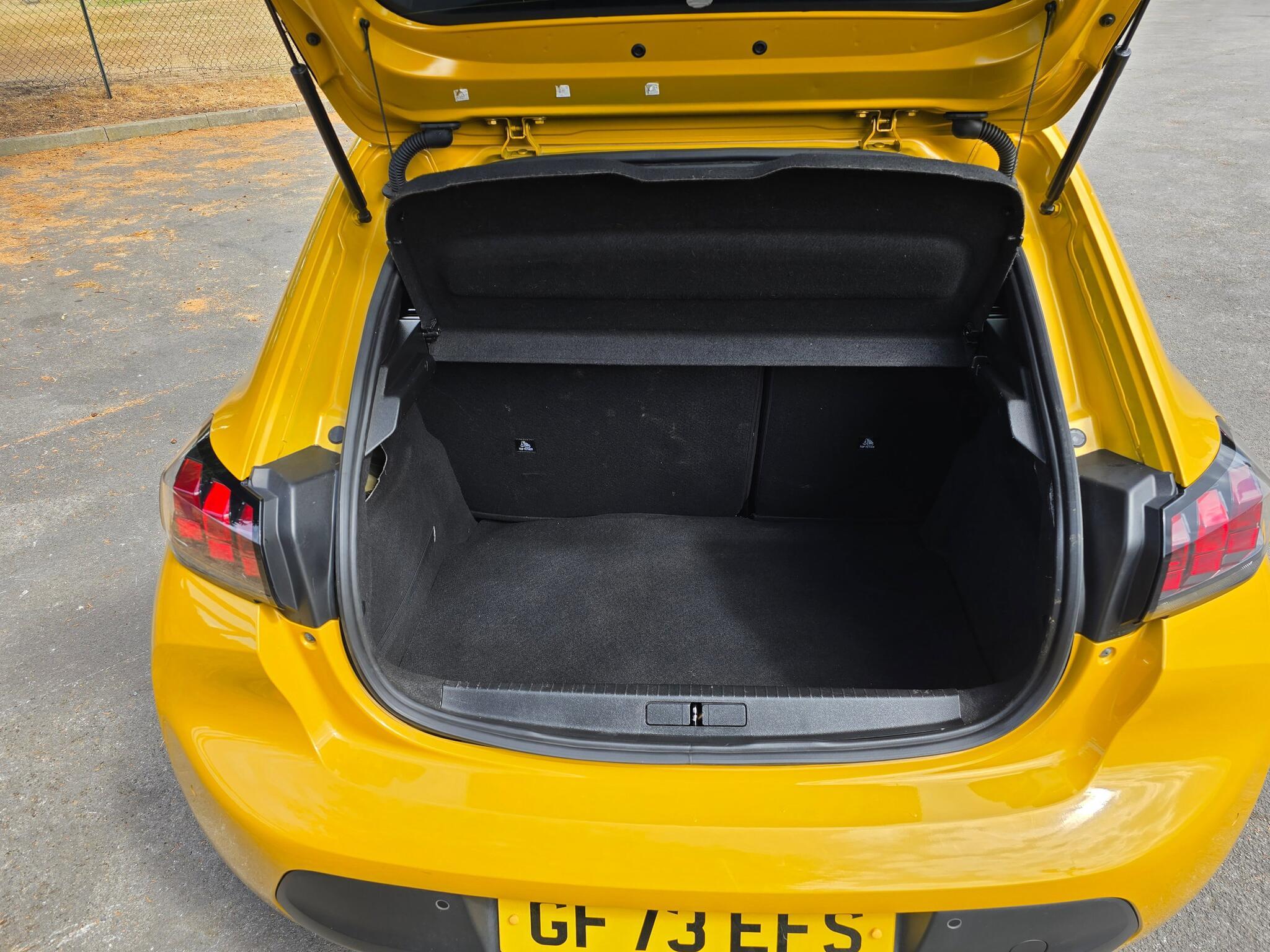 Peugeot 208 - Image 6