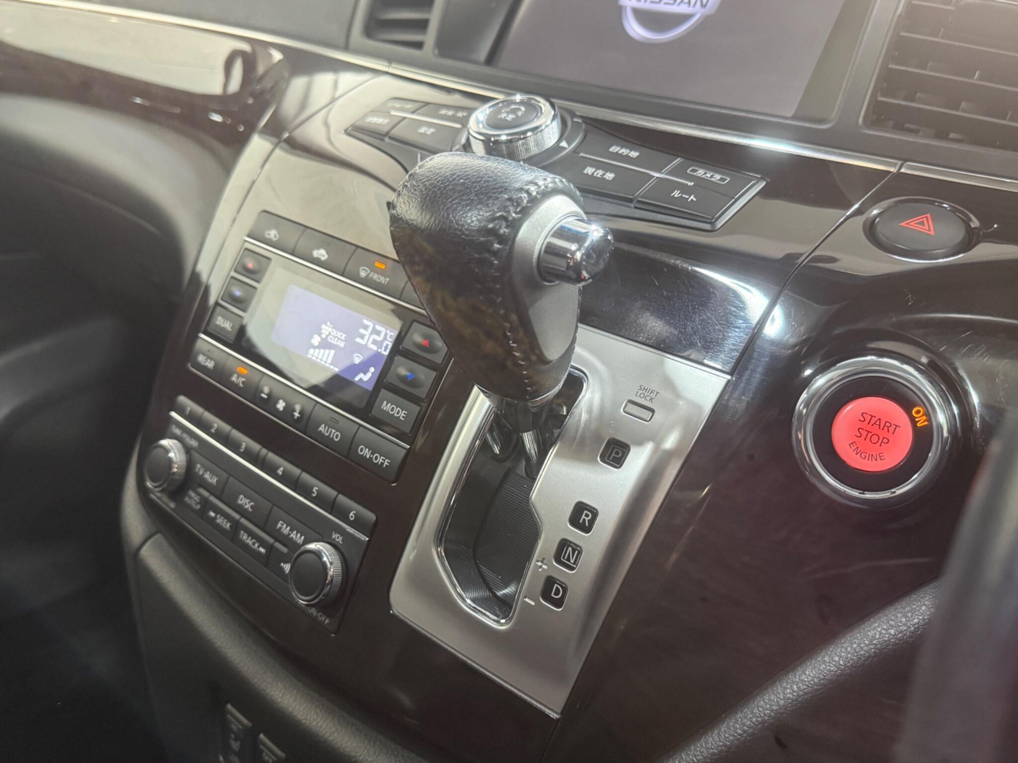 Nissan Elgrand - Image 17