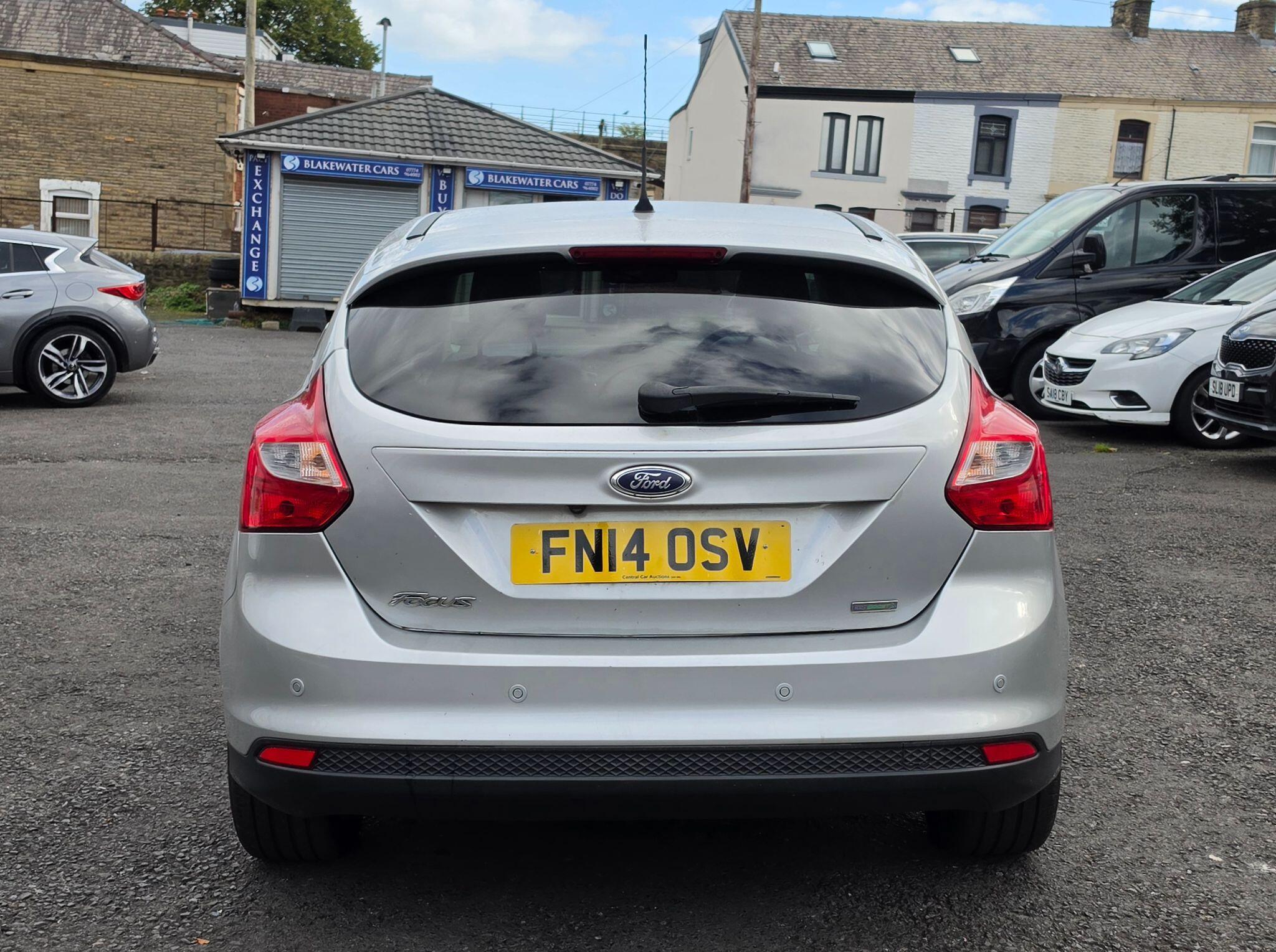 Ford Focus - Image 6
