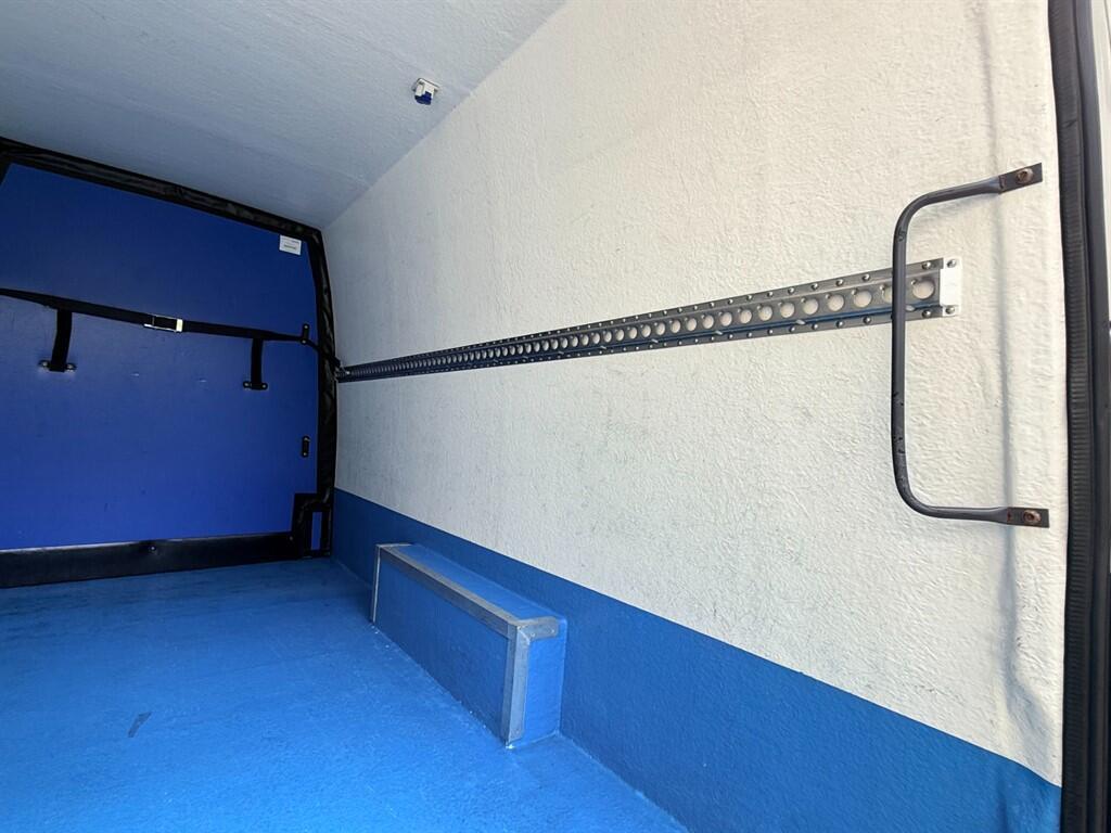 Mercedes Sprinter - Image 9